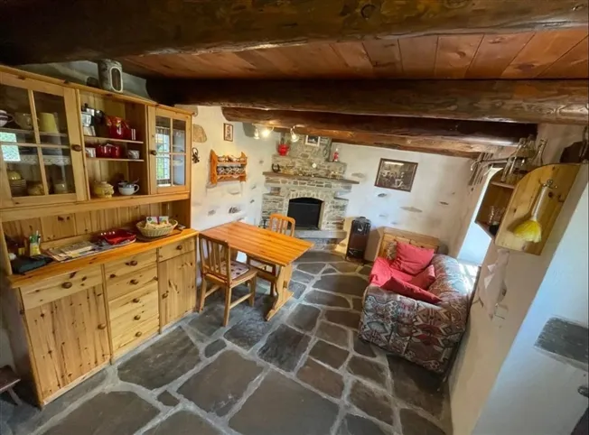 Affascinante rustico 2.5 locali a Indemini con vista panoramica sulla valle