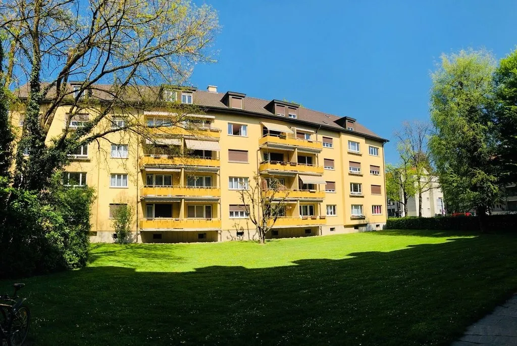 moderne Dachwohnung im Trendquartier Ostring