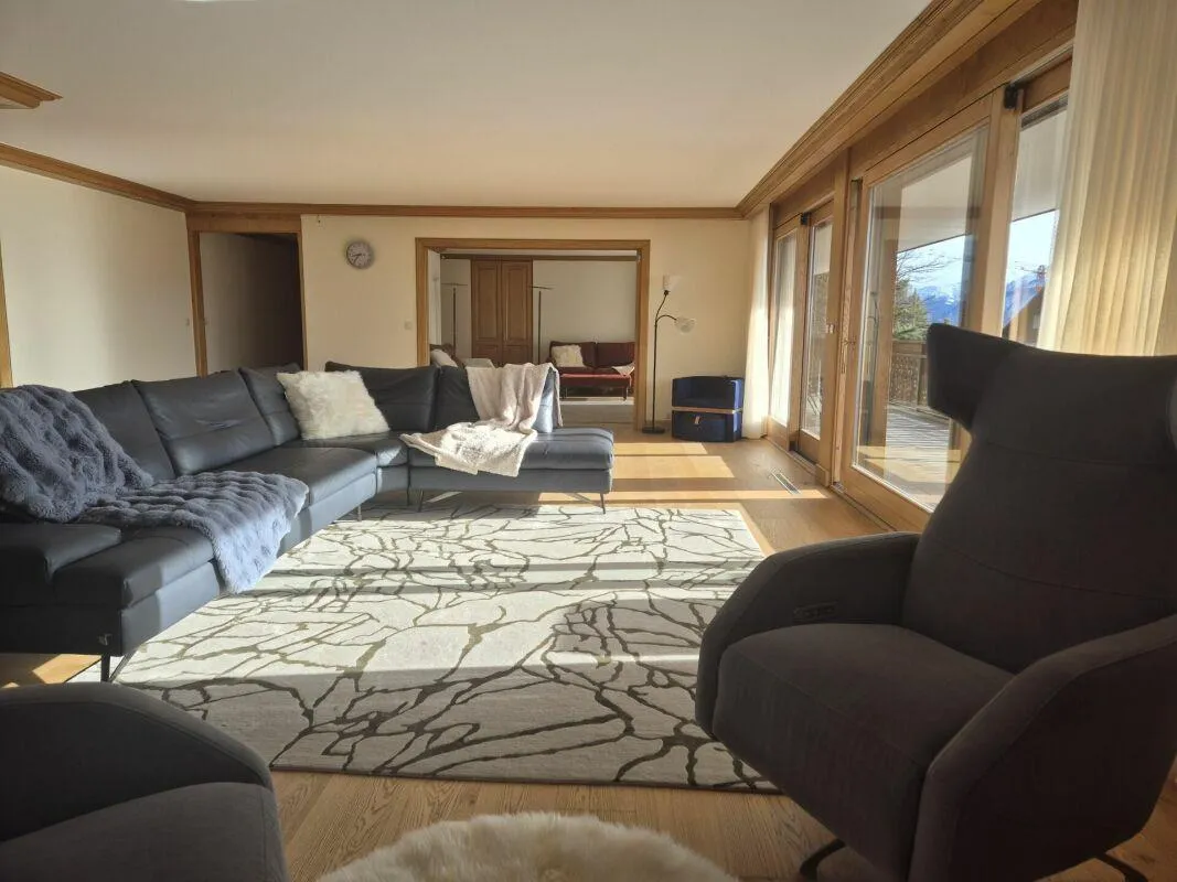 Appartement de 5,5 pces avec magnifique balcon-terrasse de 80 m2
