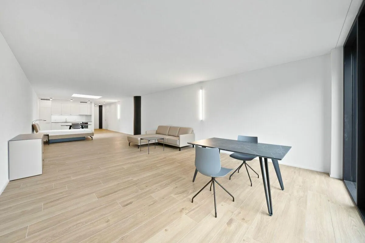 Loft-Atelier möbliert mit 87 m² im 1. Obergeschoss