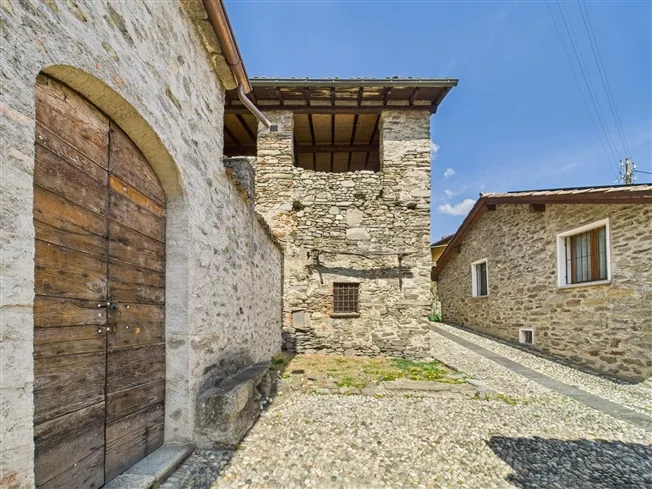 Rustico da ristrutturare nel cuore di Torricella/Taverne  Ottimo investimento