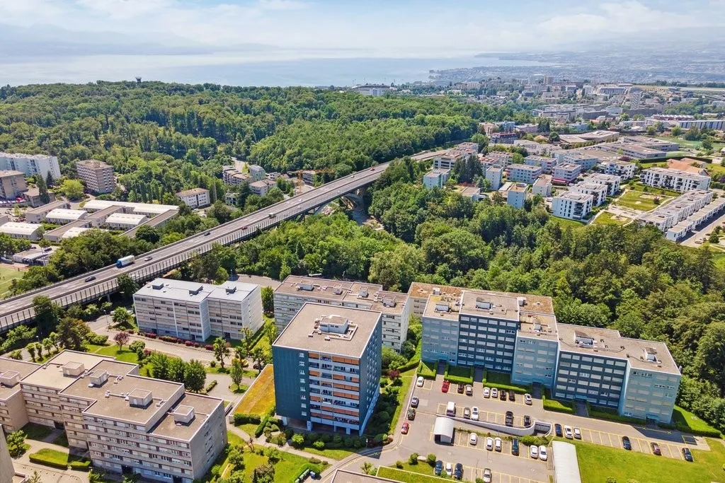 Cherchez-vous un parking intérieur proche du Chuv et de l'autoroute ?
