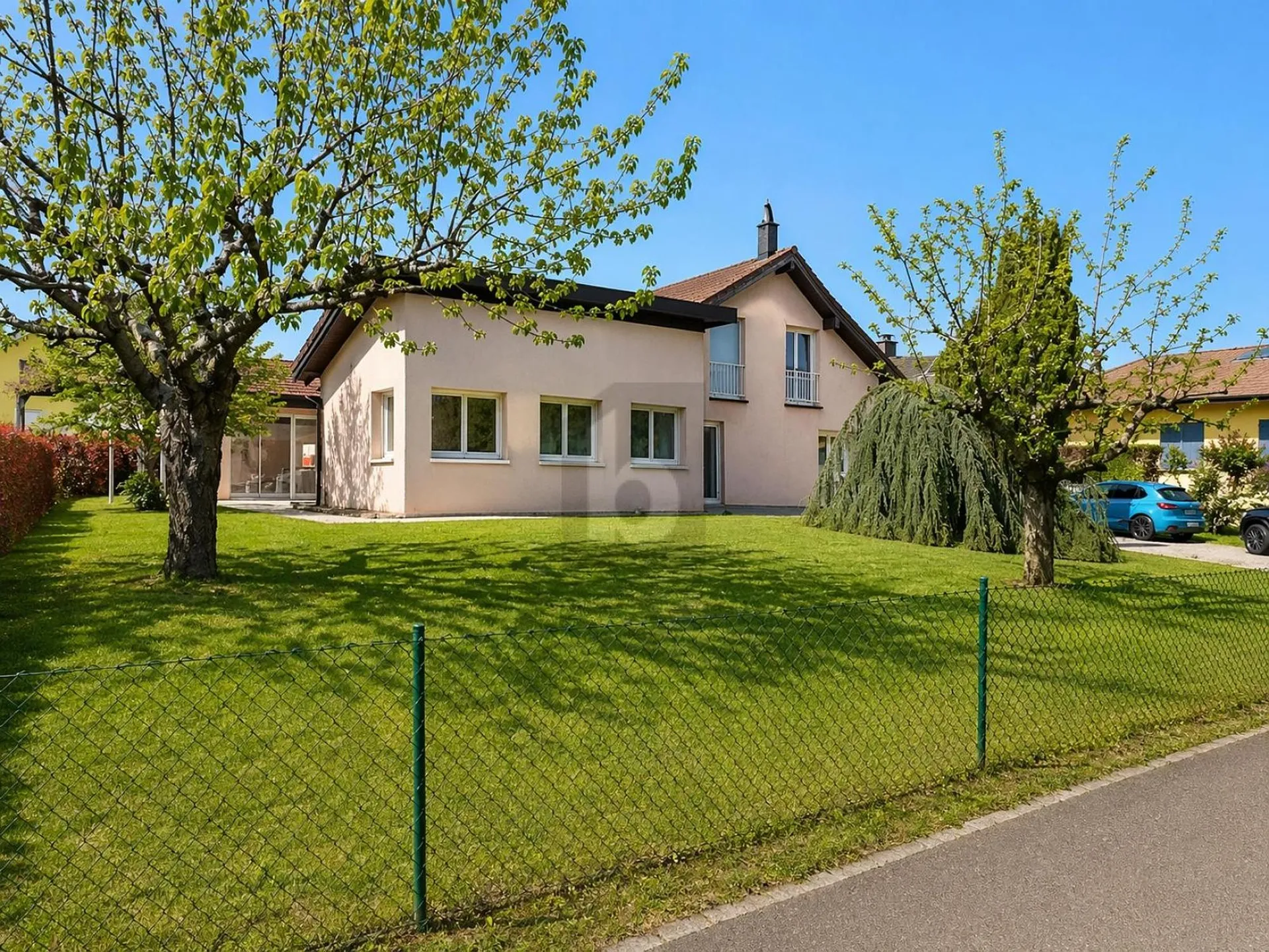 CALME, SPACIEUX & PLEIN DE POTENTIEL