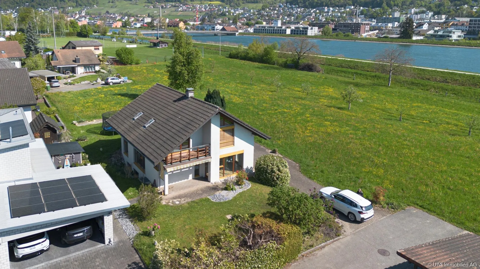 Einfamilienhaus, nahe der Aare und angrenzend an die Landwirtschaftszo