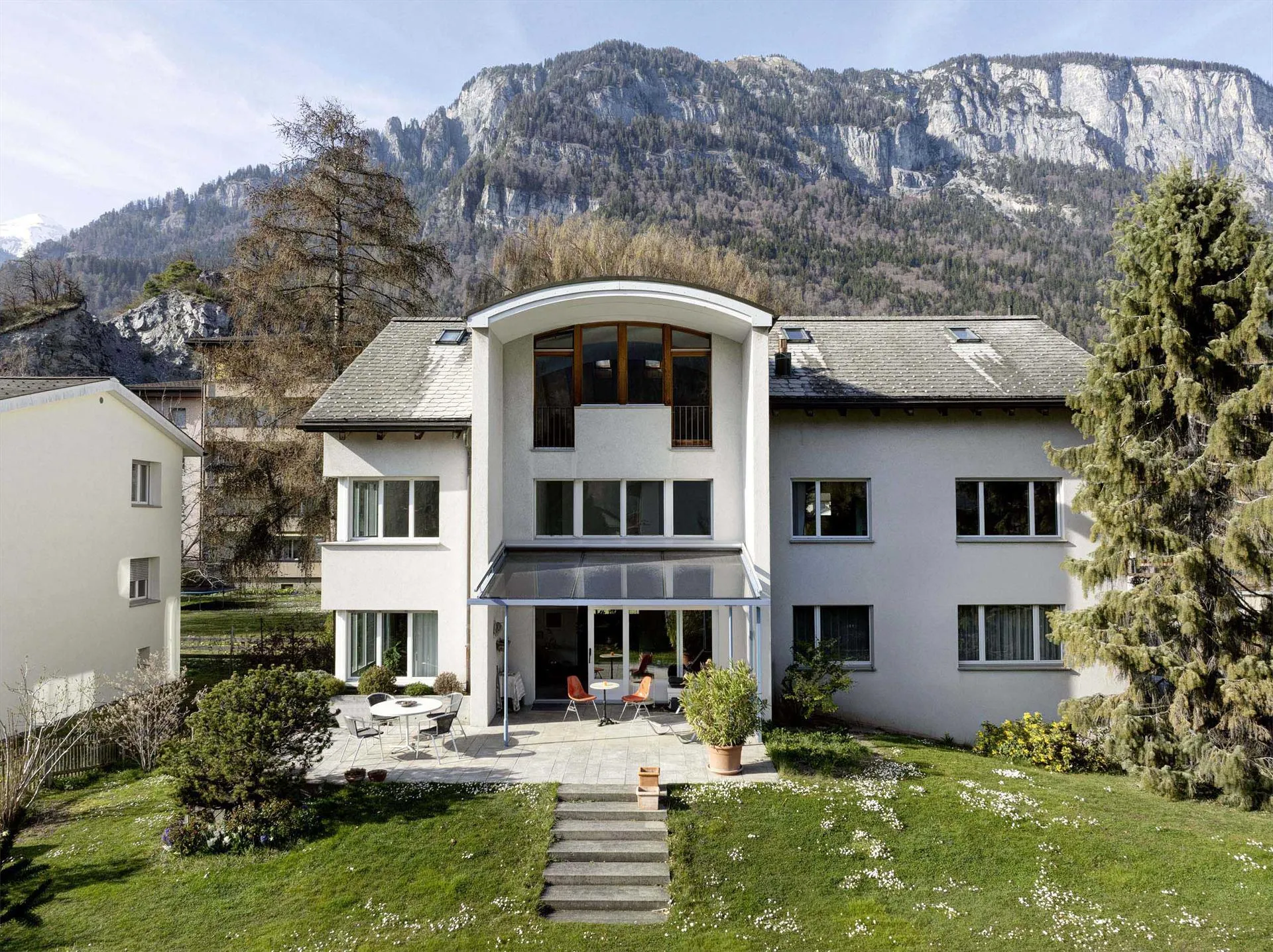 Stilvolle 5.5-Zimmer-Wohnung in Domat/Ems