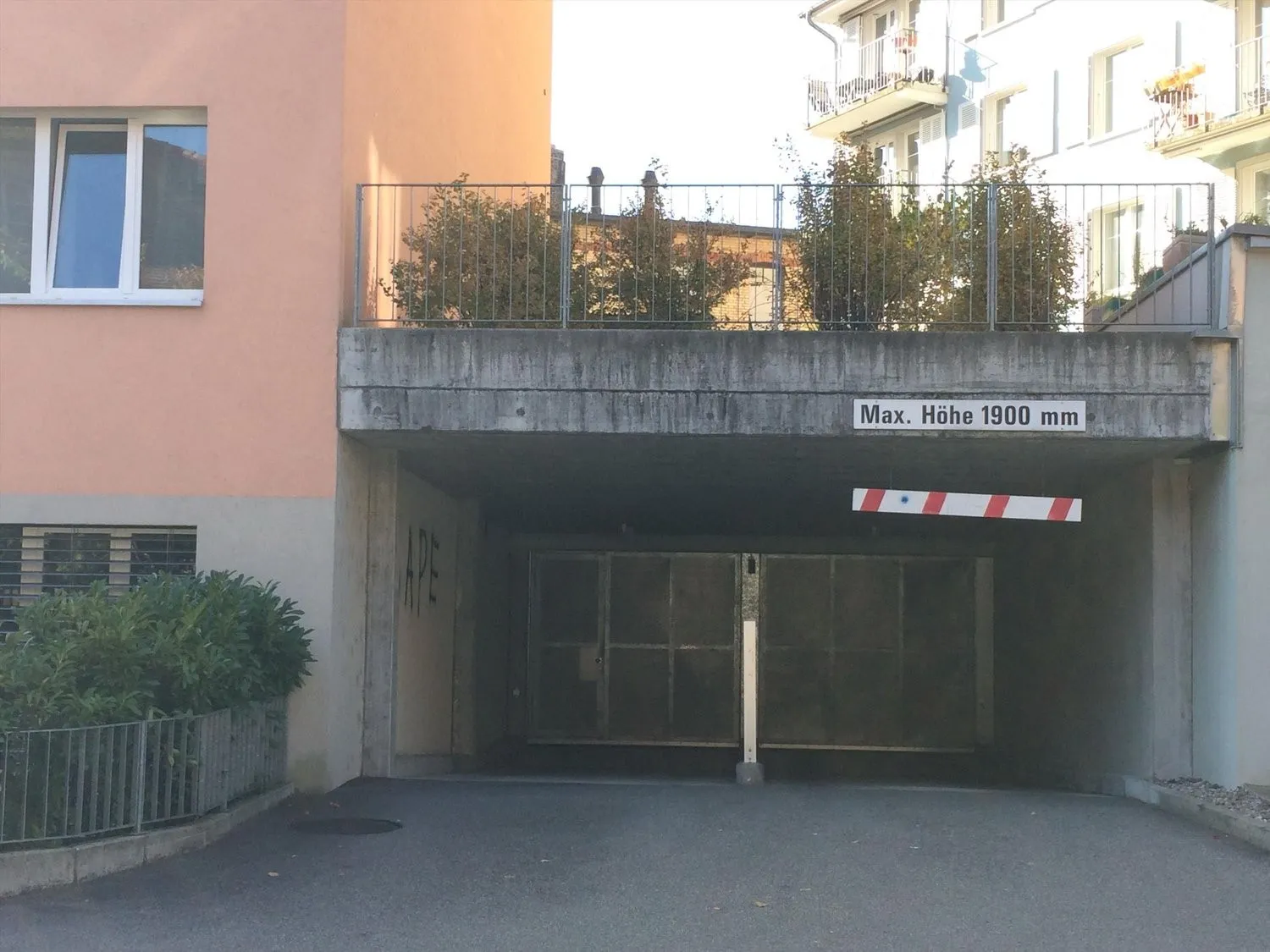 Einstellhallenplätze mit und ohne Ladestation