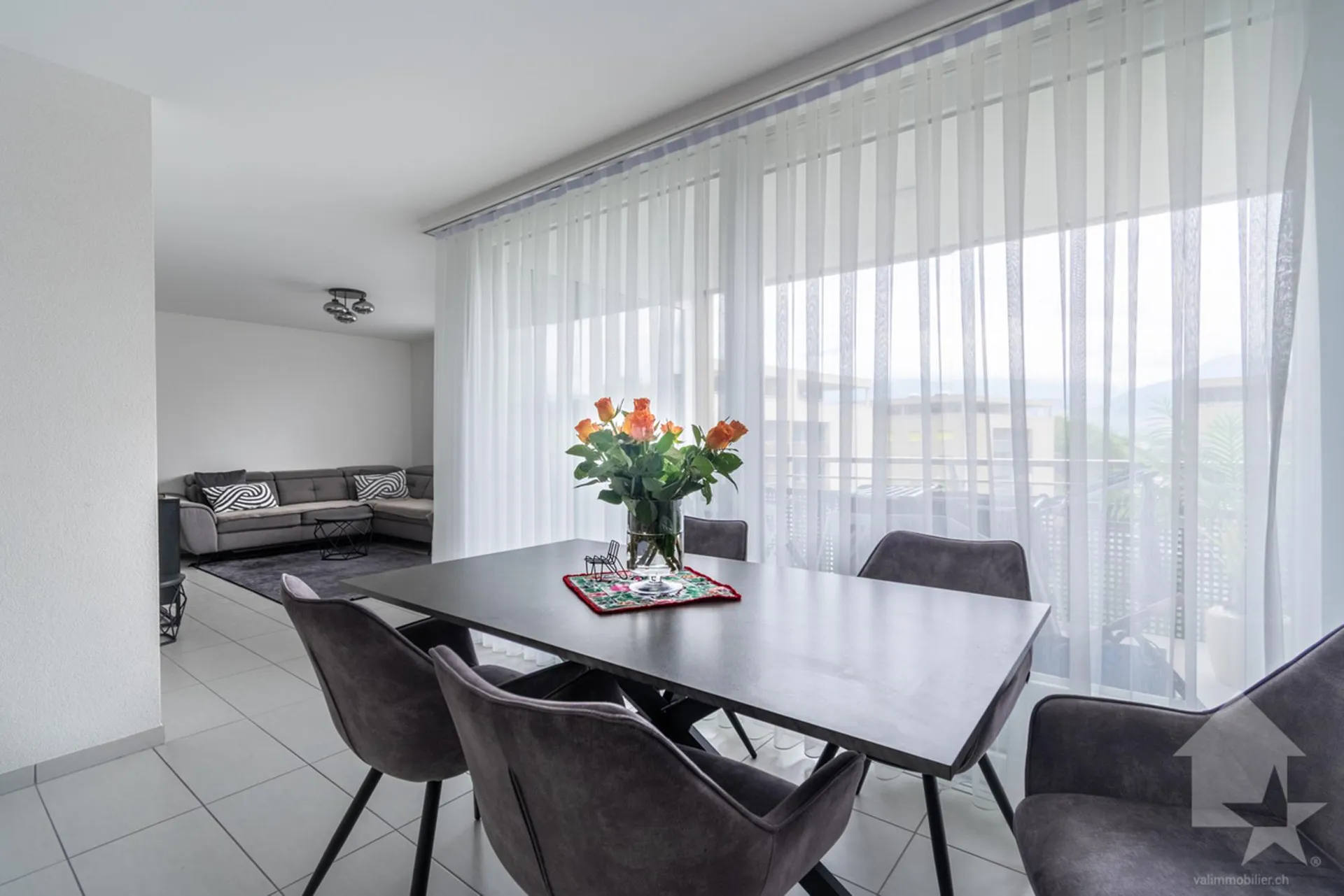 Spacieux 3.5 pièces avec loggia et vue dégagée