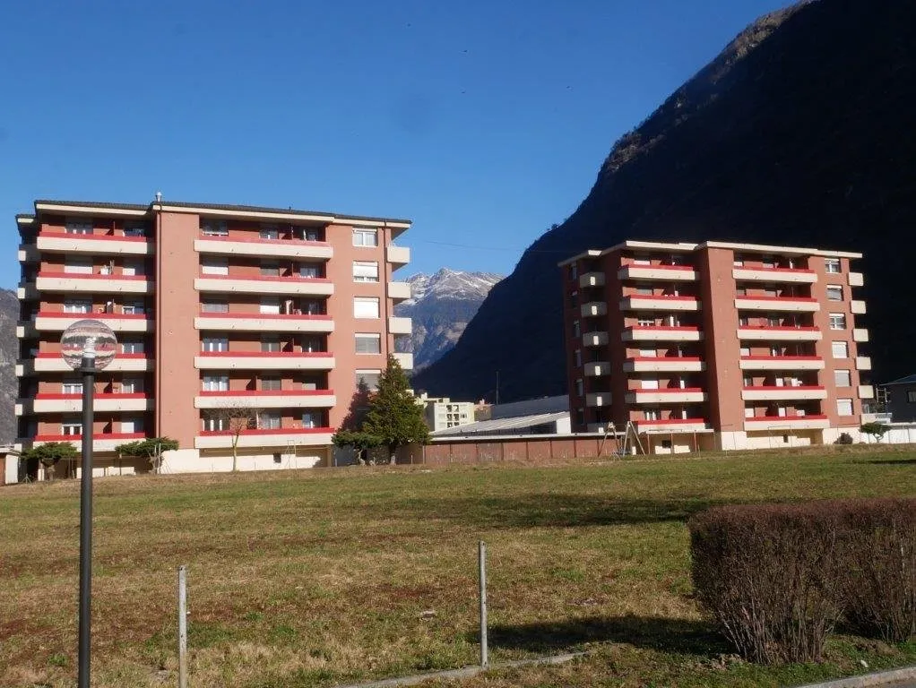 Moderno appartamento 3.5 locali con balcone e vista panoramica a Biasca
