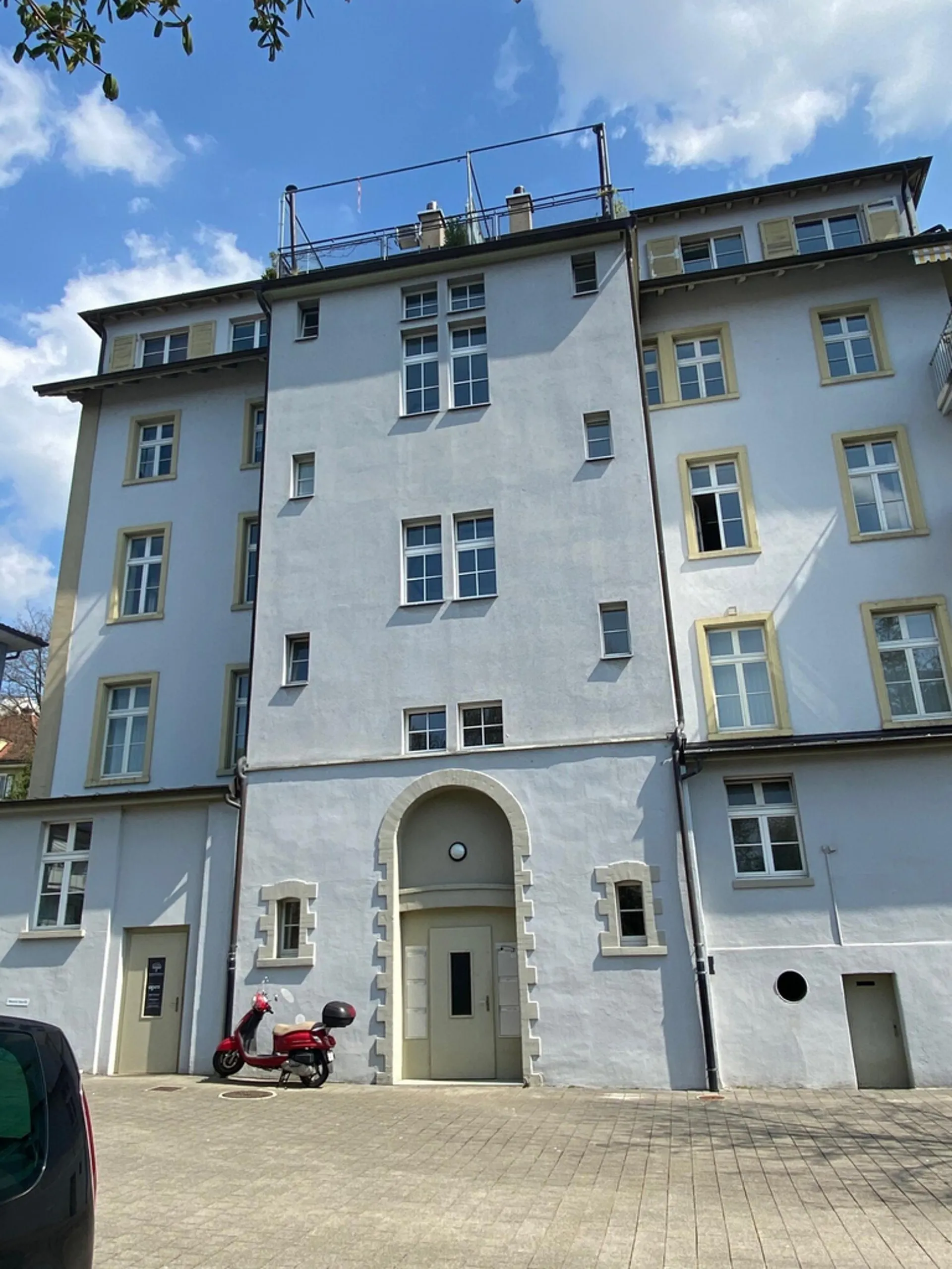 Grosszügige Dachwohnung