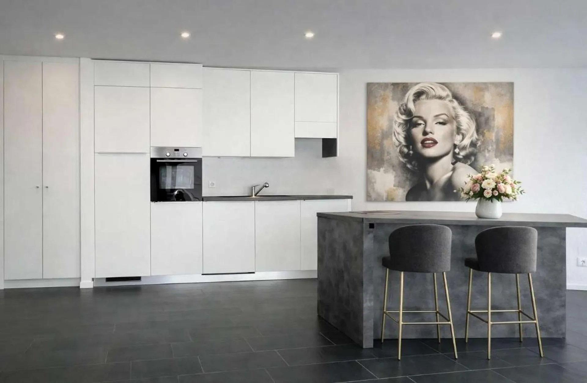 Elegante appartamento con ampia terrazza vista aperta disponibile da s