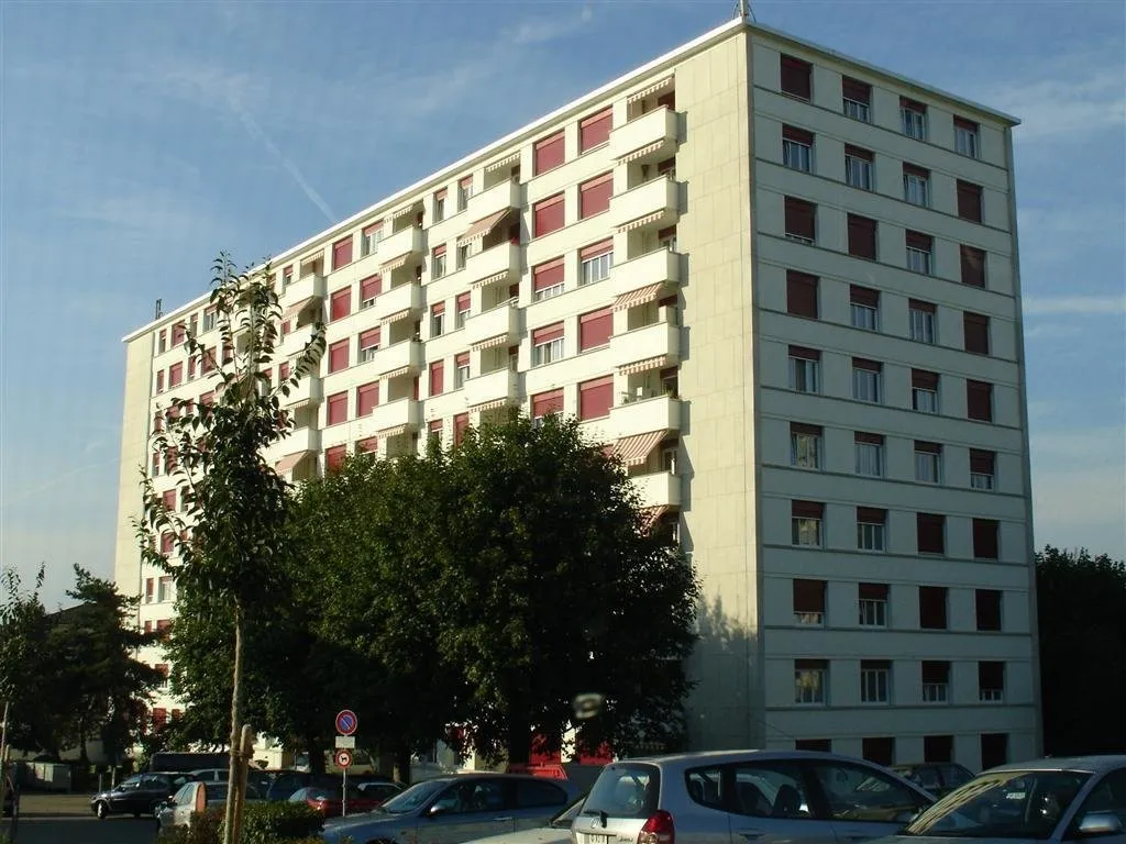 Place de parc extérieure à louer