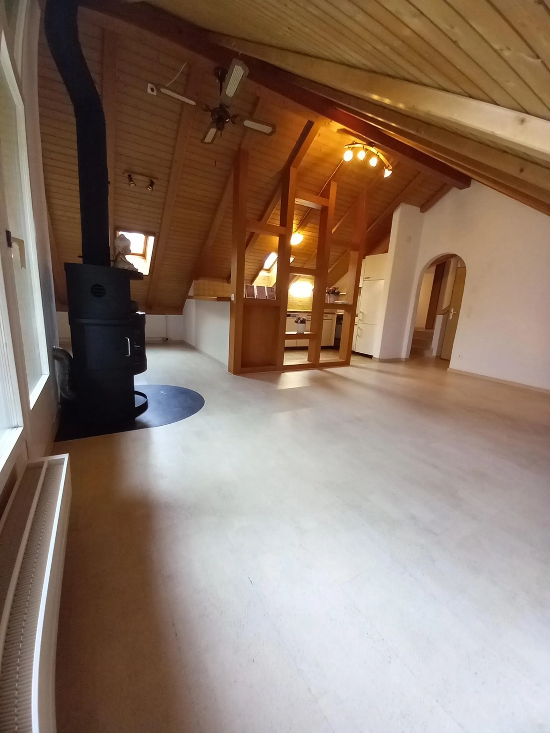 Attraktive Dachwohnung mitten im Dorfkern