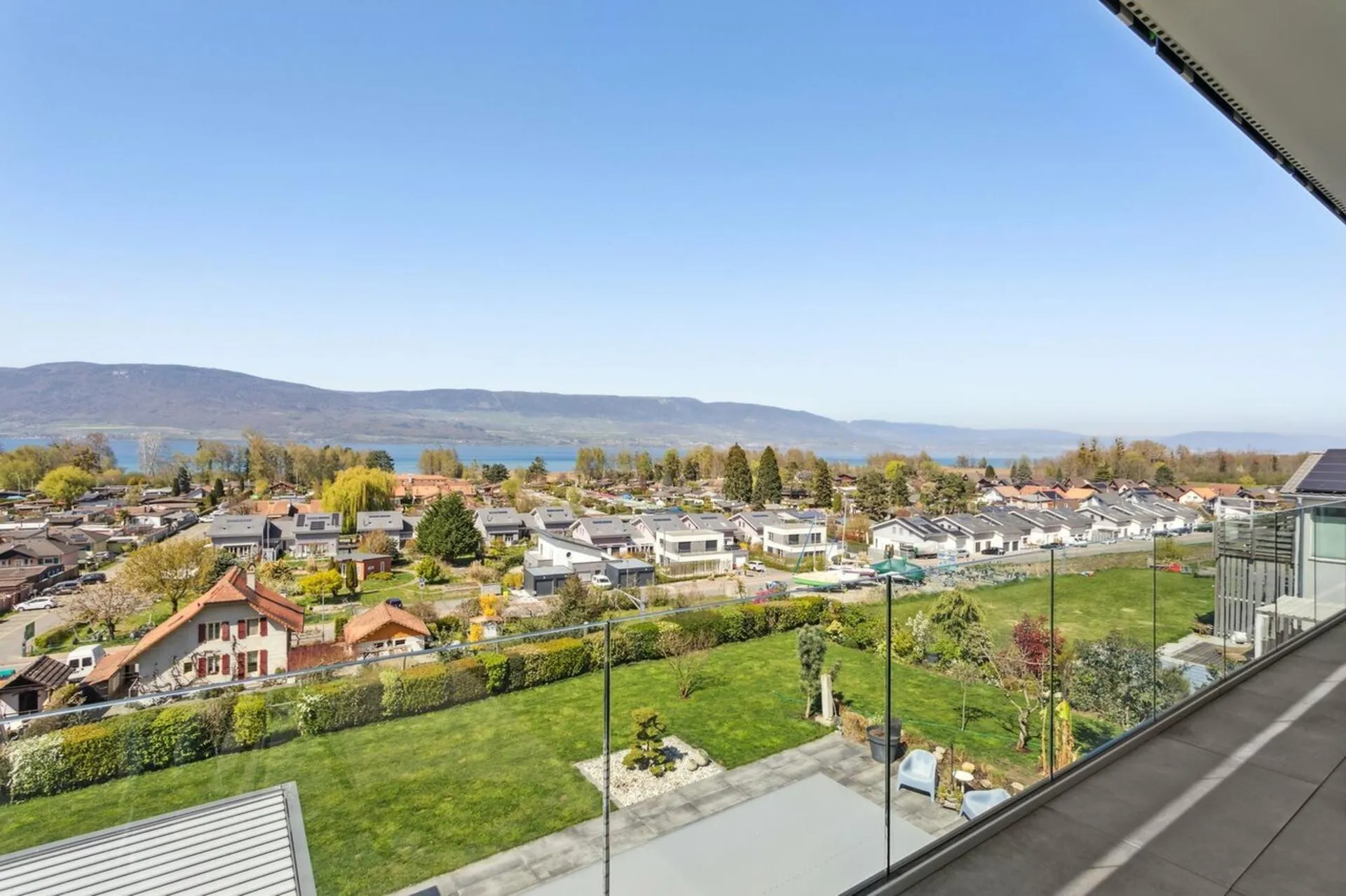 Cheyres, à vendre, attique de 5.5 pièces, 148 m2 avec vue sur le lac !