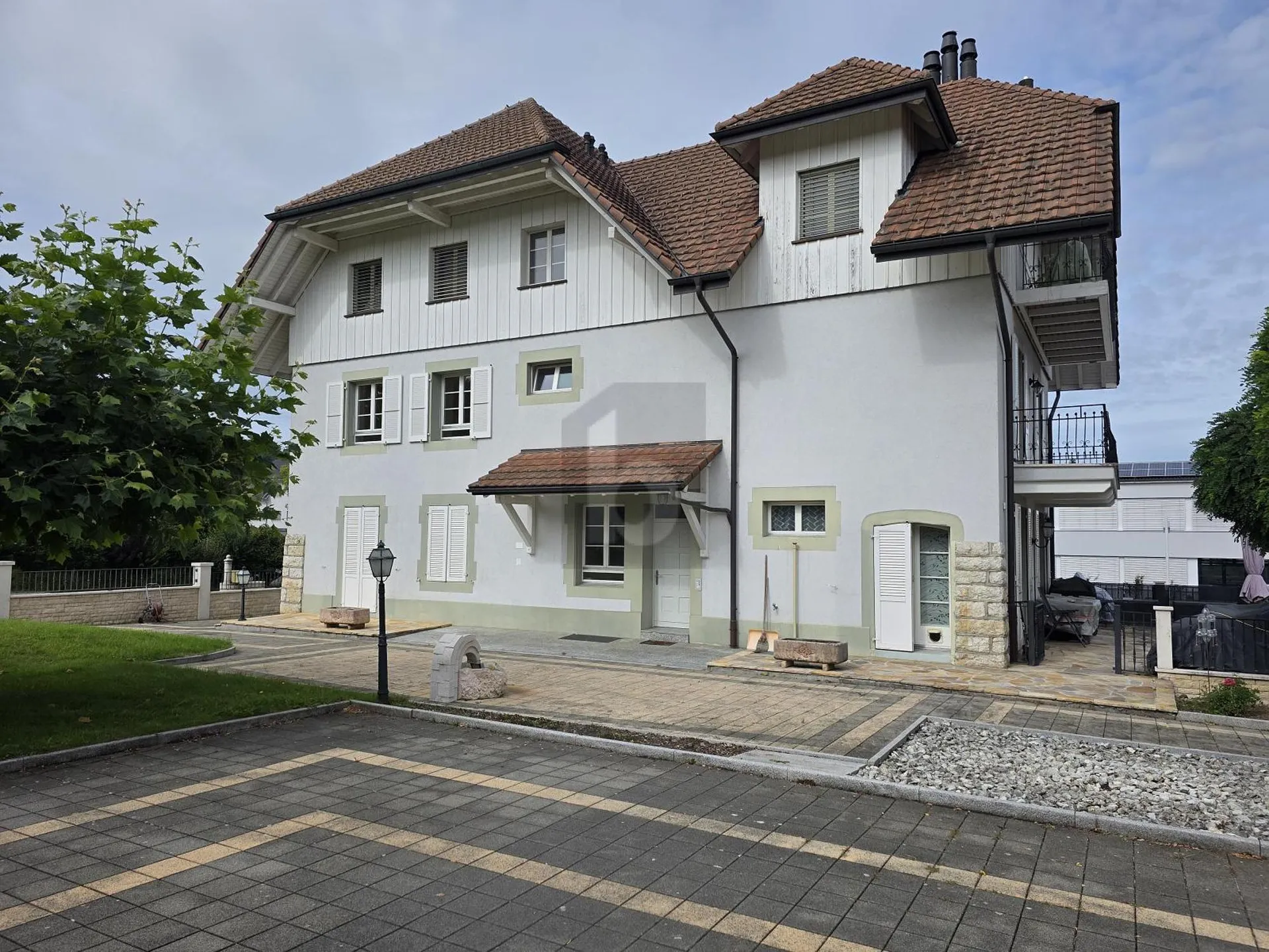 IMMEUBLE AVEC PARCELLE CONSTRUCTIBLE IBUS 0.85