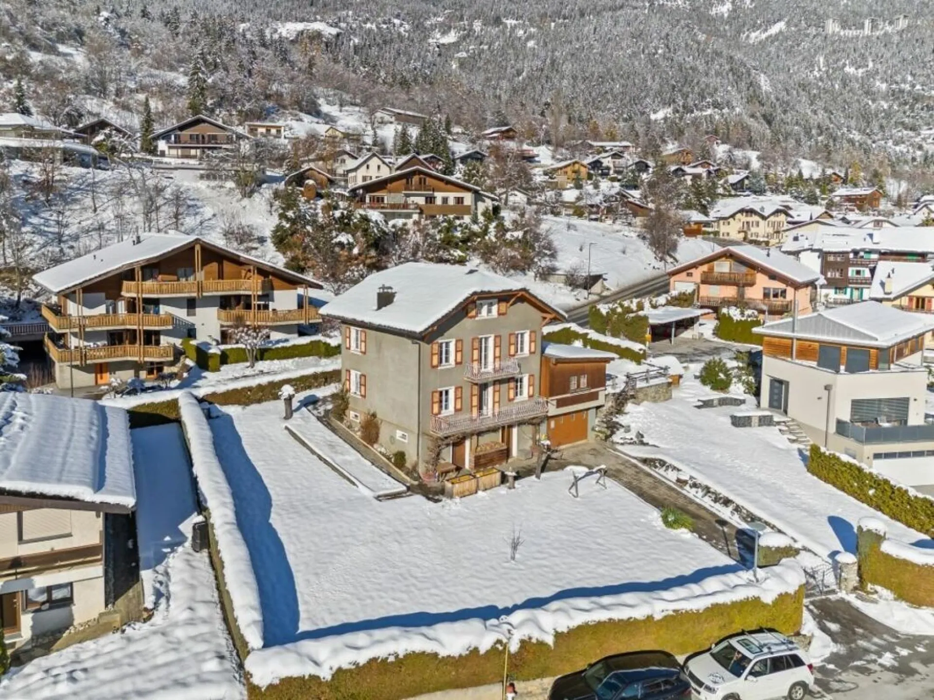 Top Lage! Zweifamilienhaus im Skigebiet Crans-Montana/VS