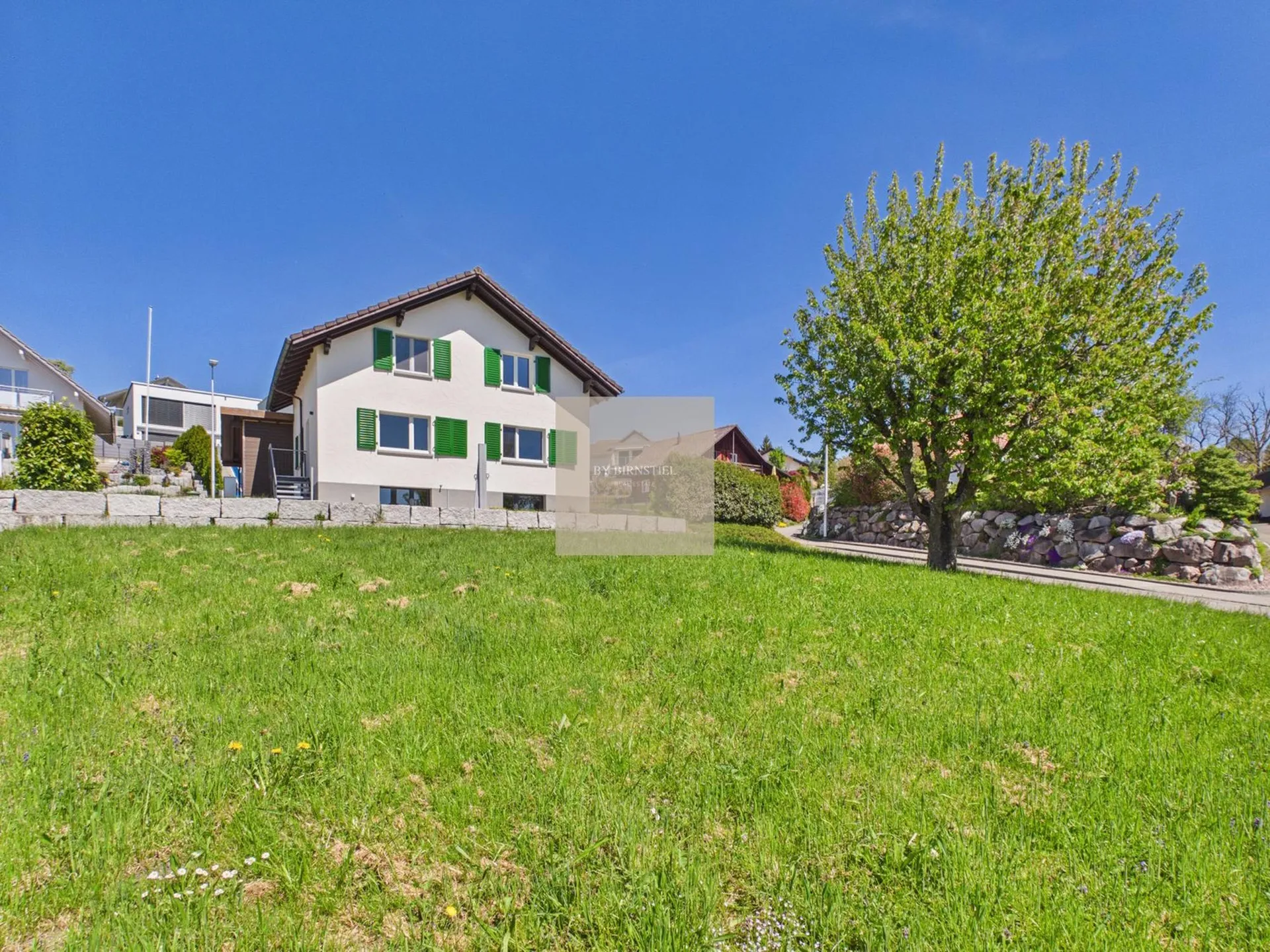 Kernsaniertes 6-Zimmer-Haus mit Garten, Schopf und Wärmepumpe