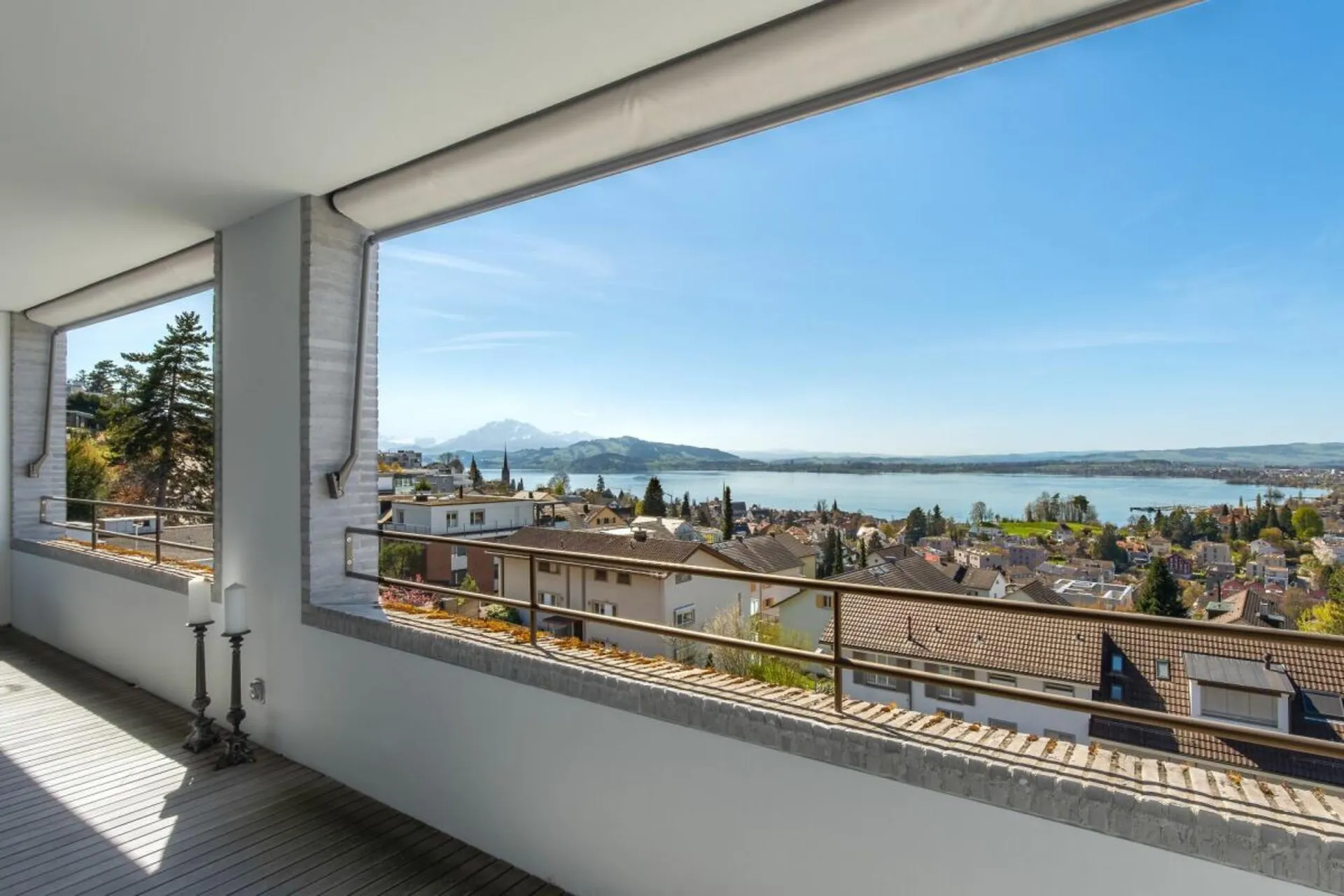 Exklusive 3.5 Zimmer-Luxuswohnung mit traumhafter Seesicht