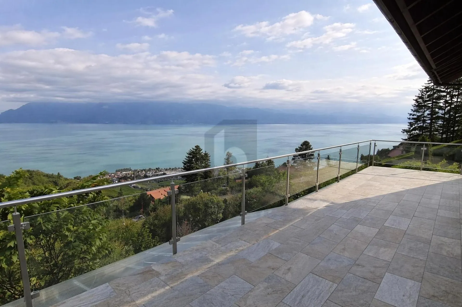 INDIVIDUELLE ET SPACIEUSE AVEC VUE INCROYABLE