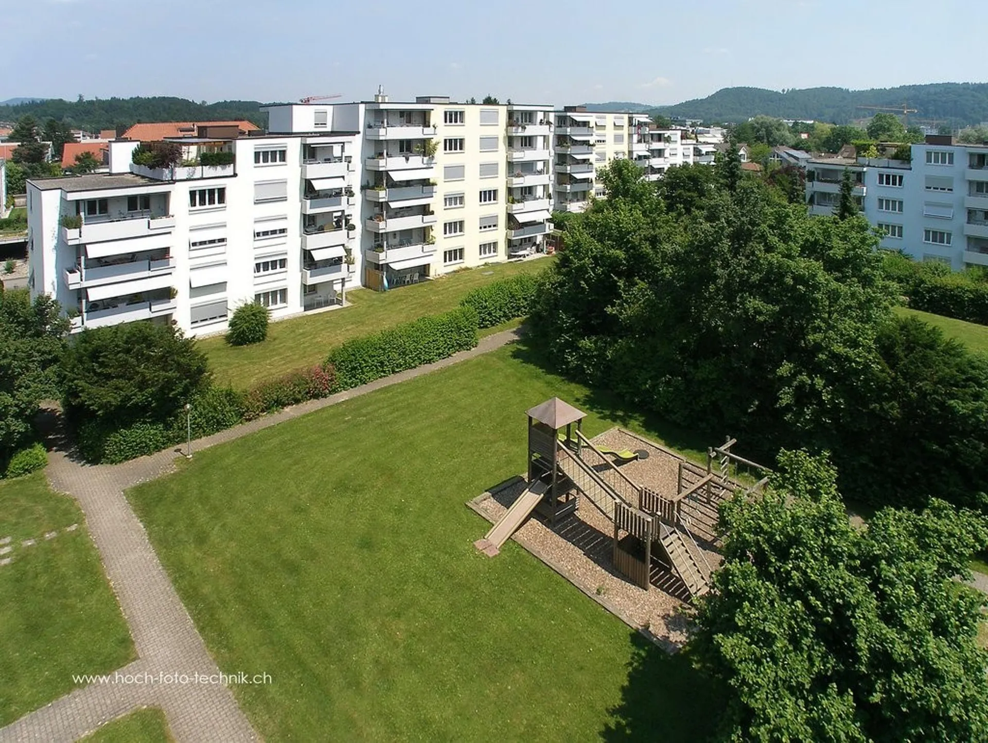 neu sanierte grosse 3.5 Zimmerwohnung