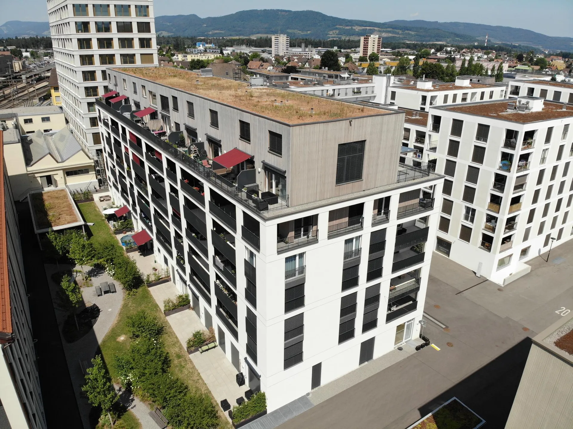 Lichtdurchflutete, moderne 3.5 Zimmerwohnung am Bahnhof Lenzburg