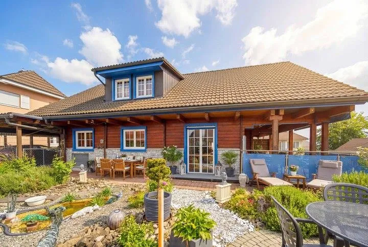 DURCHDACHTES 4.5-ZIMMER-EINFAMILIENHAUS MIT TERRASSE UND CARPORT
