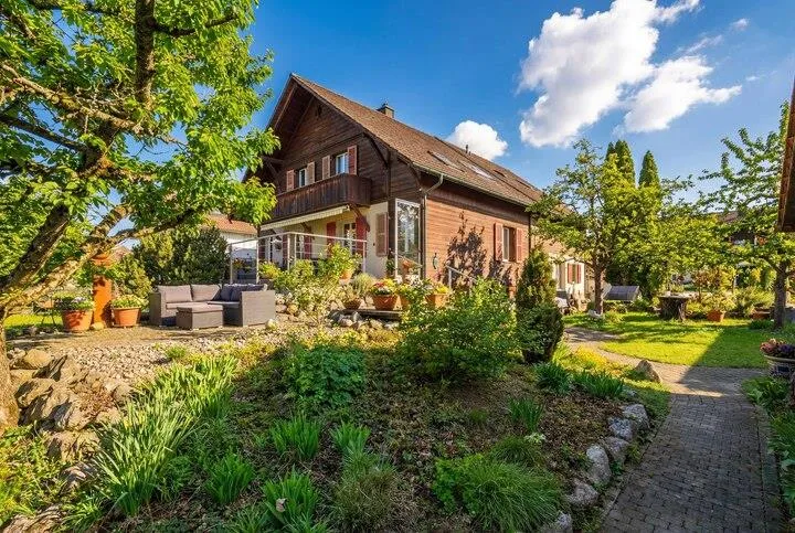 CHARMANTE CHANCE IM LERCHENFELD - PREISWERTES EINFAMILIENHAUS