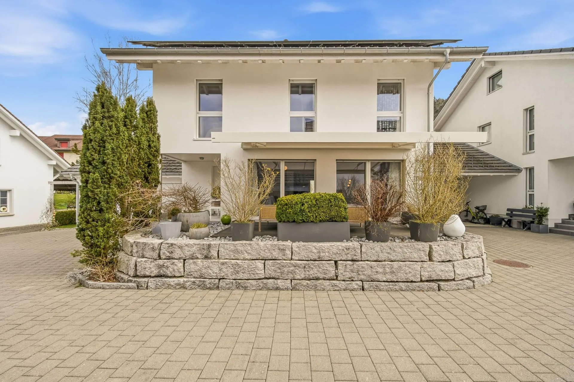 EIN ZUHAUSE MIT HERZ: MODERN, WARM UND EINLADEND