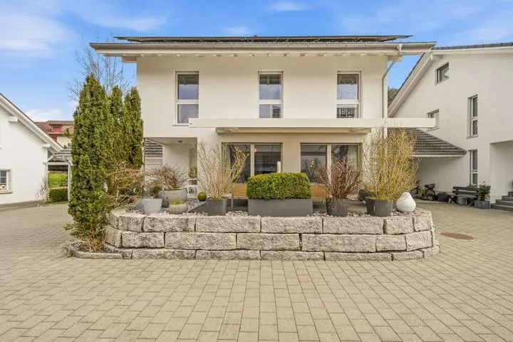 EIN ZUHAUSE MIT HERZ: MODERN, WARM UND EINLADEND