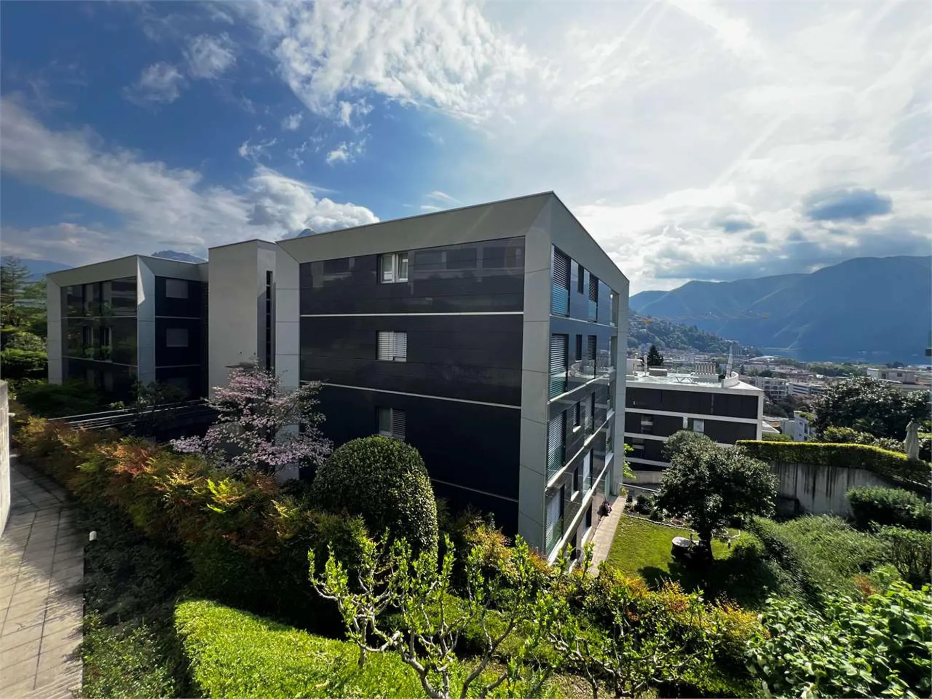 Rif. 2687 Lugano ampio 5.5 locali con terrazze e vista lago