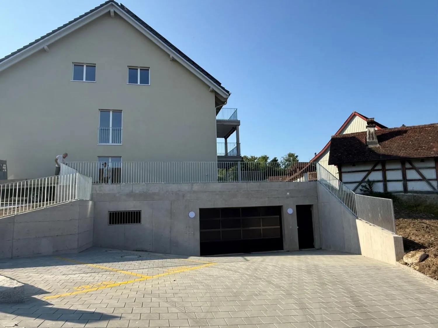 Einstellhallenplatz zu vermieten