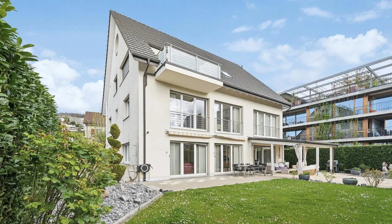Doppelhaus, 6.5 Zimmer und 5.5 Zimmer unter einem Dach