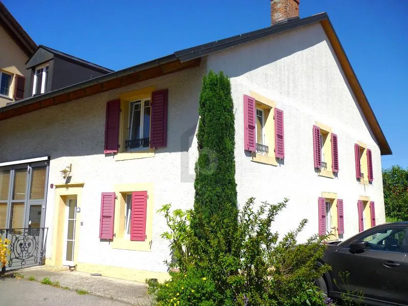MEUBLÉ AVEC ESPACES COMMUNS