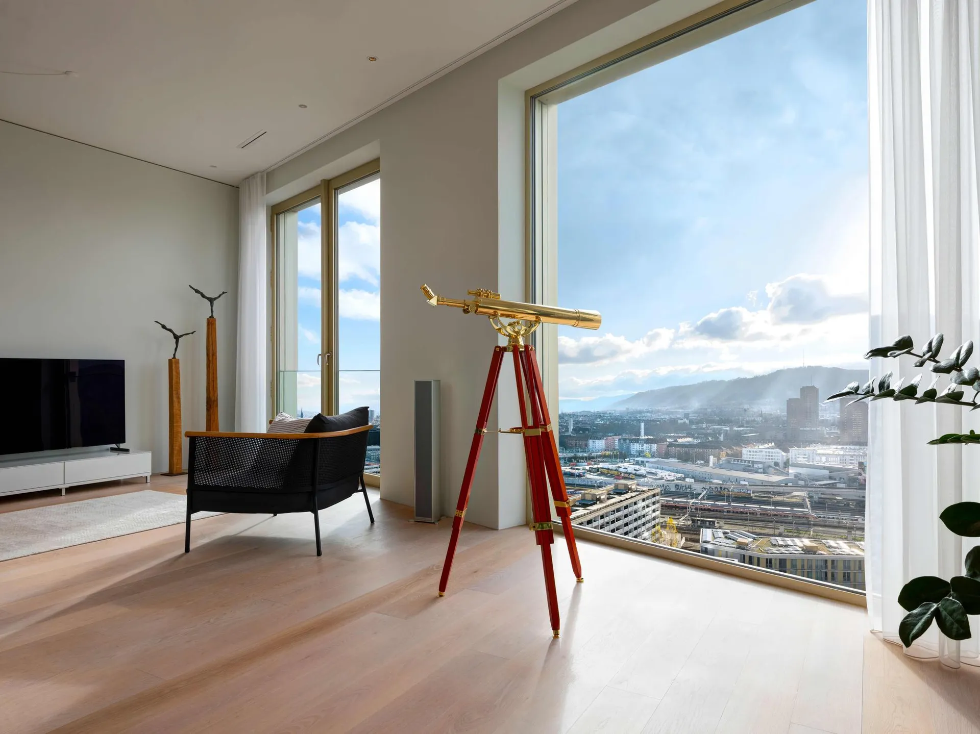 Exklusive 4½-Zimmer Penthousewohnung im Mobimo Tower