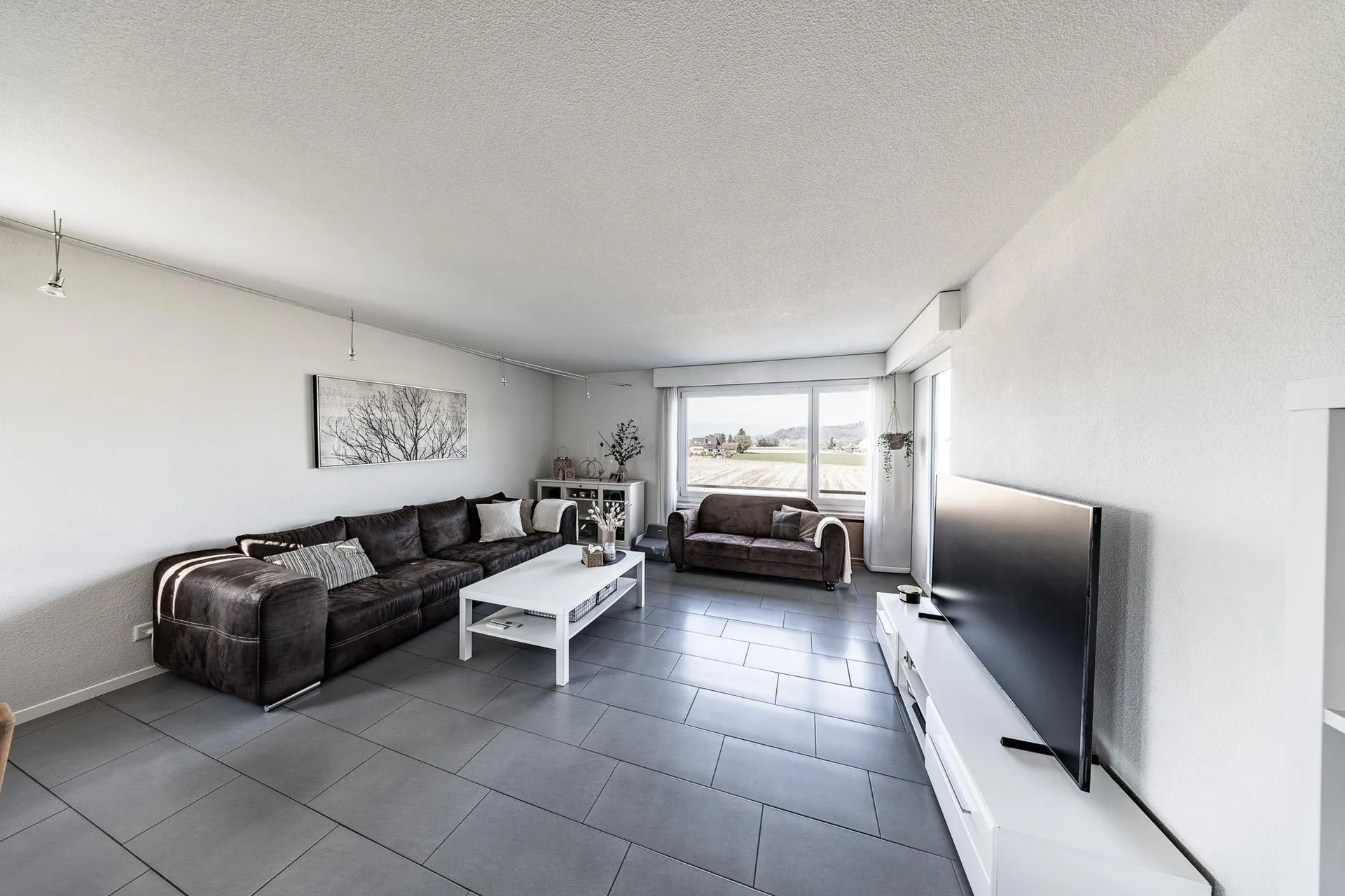 Modernisierte 4.5-Zimmer-Wohnung mit grosszügigem Balkon und Weitsicht