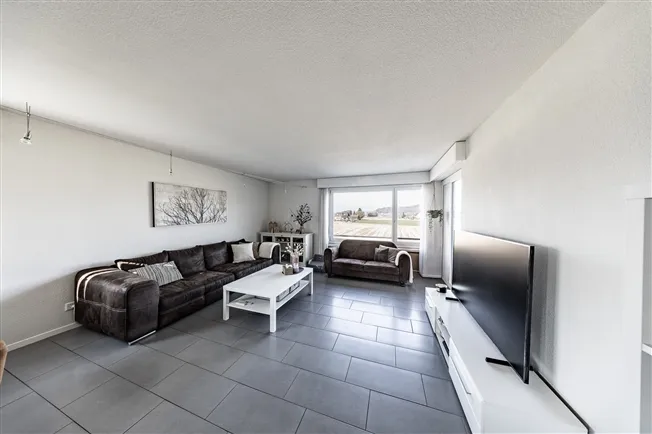 Modernisierte 4.5-Zimmer-Wohnung mit grosszügigem Balkon und Weitsicht