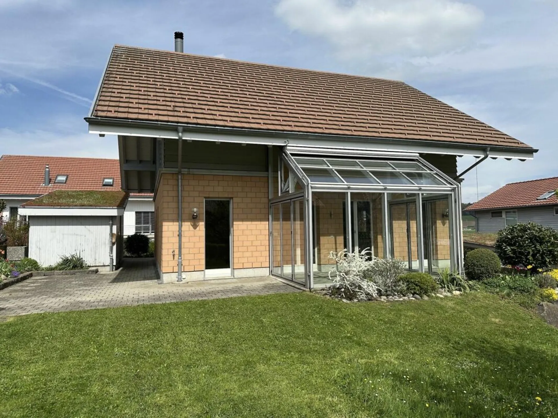 Gepflegtes Einfamilienhaus im Grünen