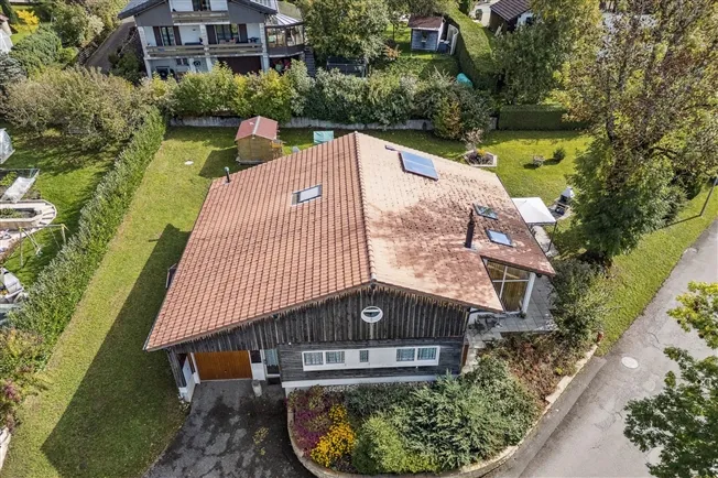 Geräumiges 8-Zimmer-Einfamilienhaus