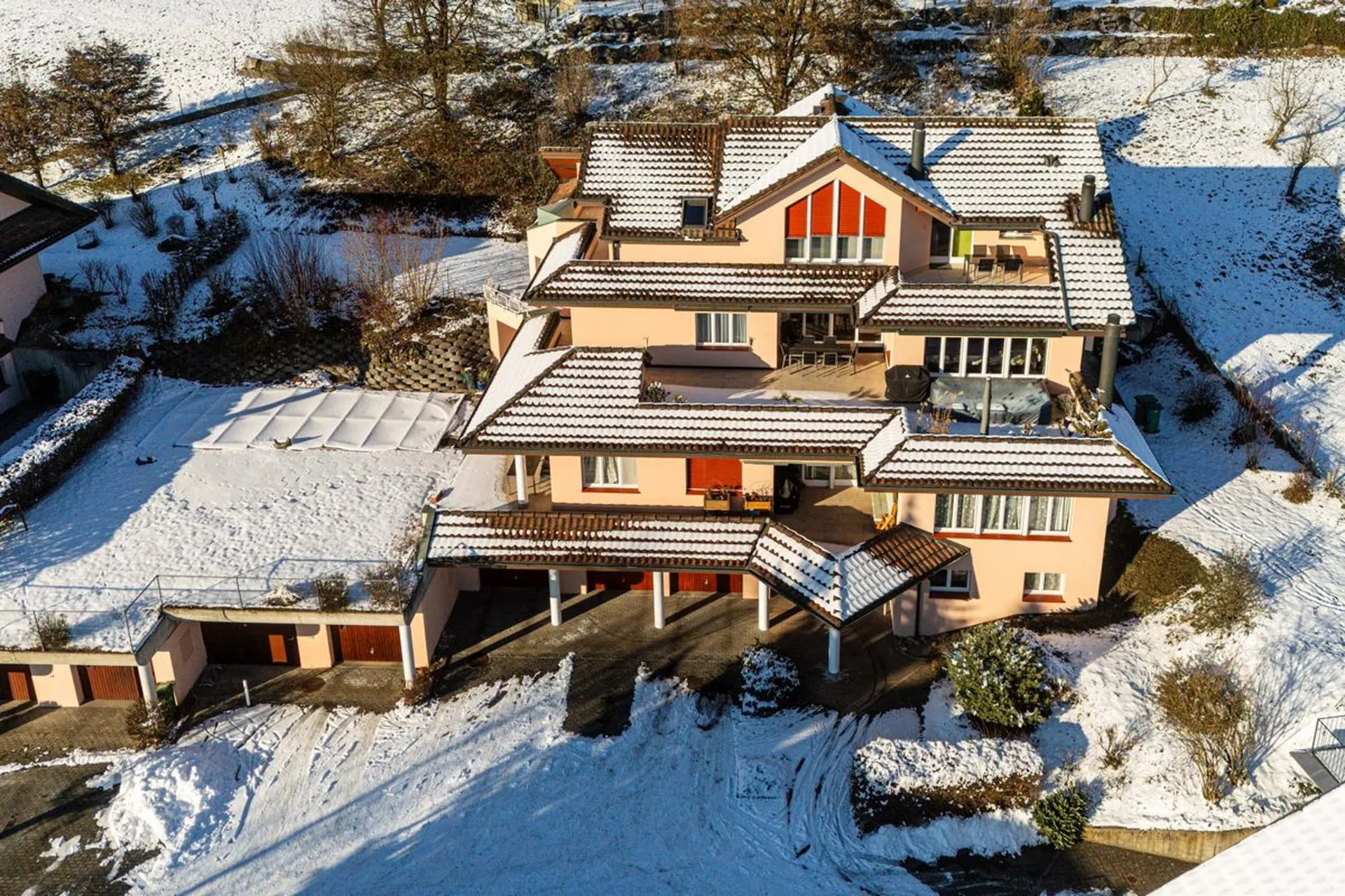 Traumwohnung mit Bergsicht und über 180 m² Aussenbereich