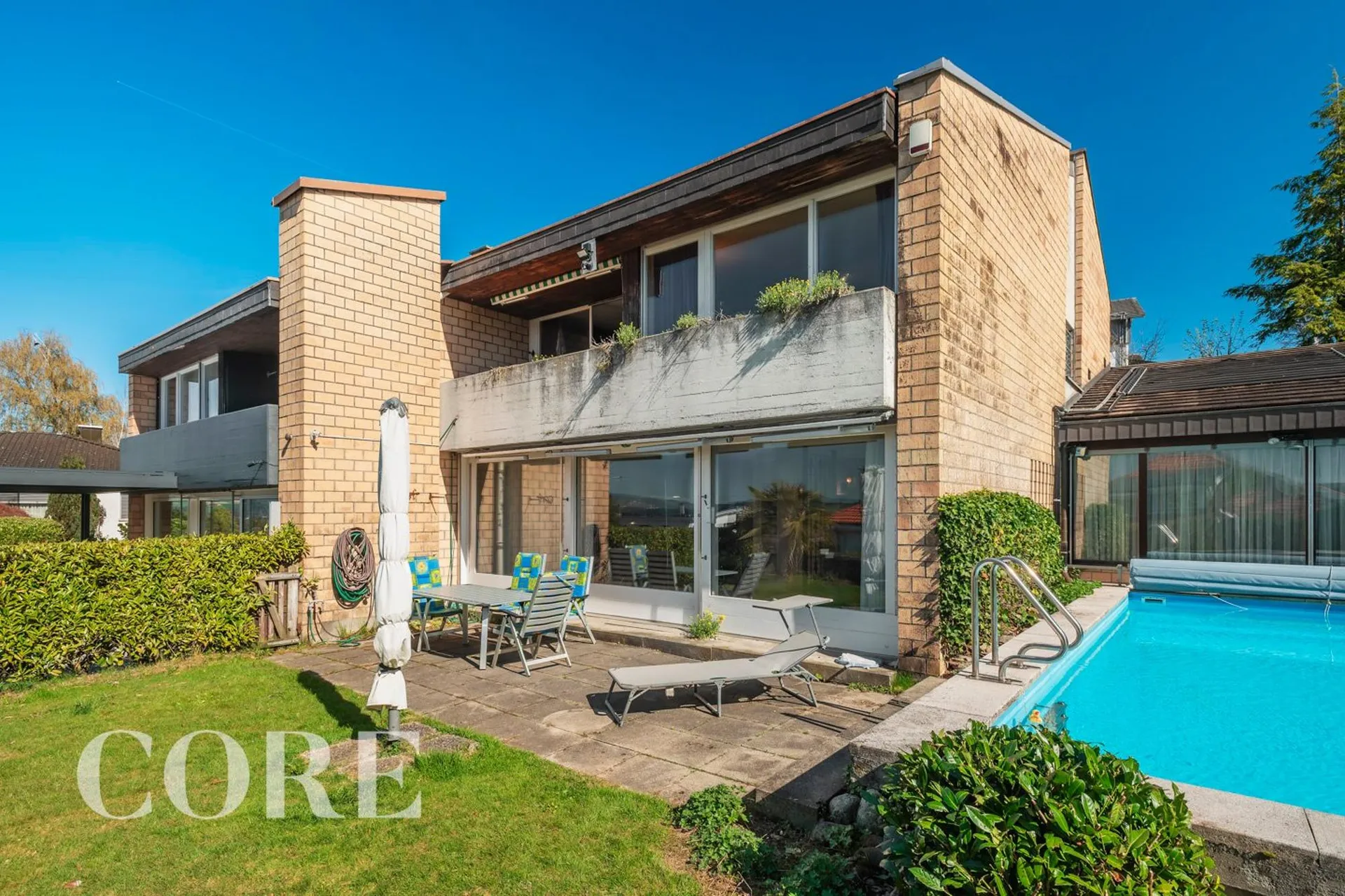 Haus mit Pool und Weitsicht an bester Lage