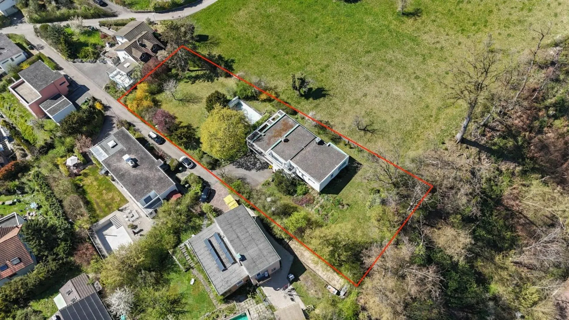 Weitsicht, 1'795 m² Grundstück & 7.5 Zimmer Einfamilienhaus mit aussergewöhnlichem Potenzial