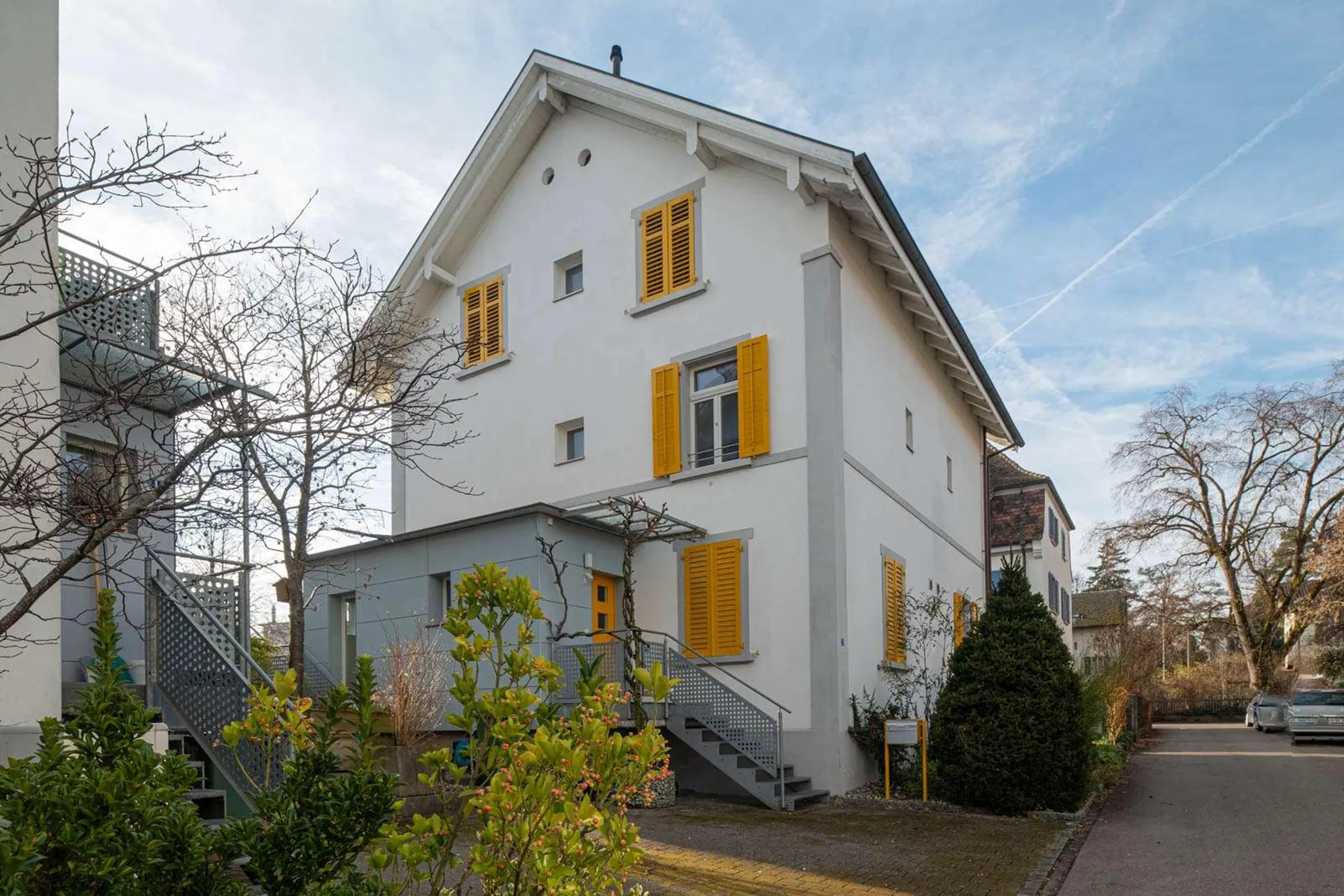 Grosszügige 6.5-Zimmer-Doppelhaushälfte im beliebten Breitiquartier