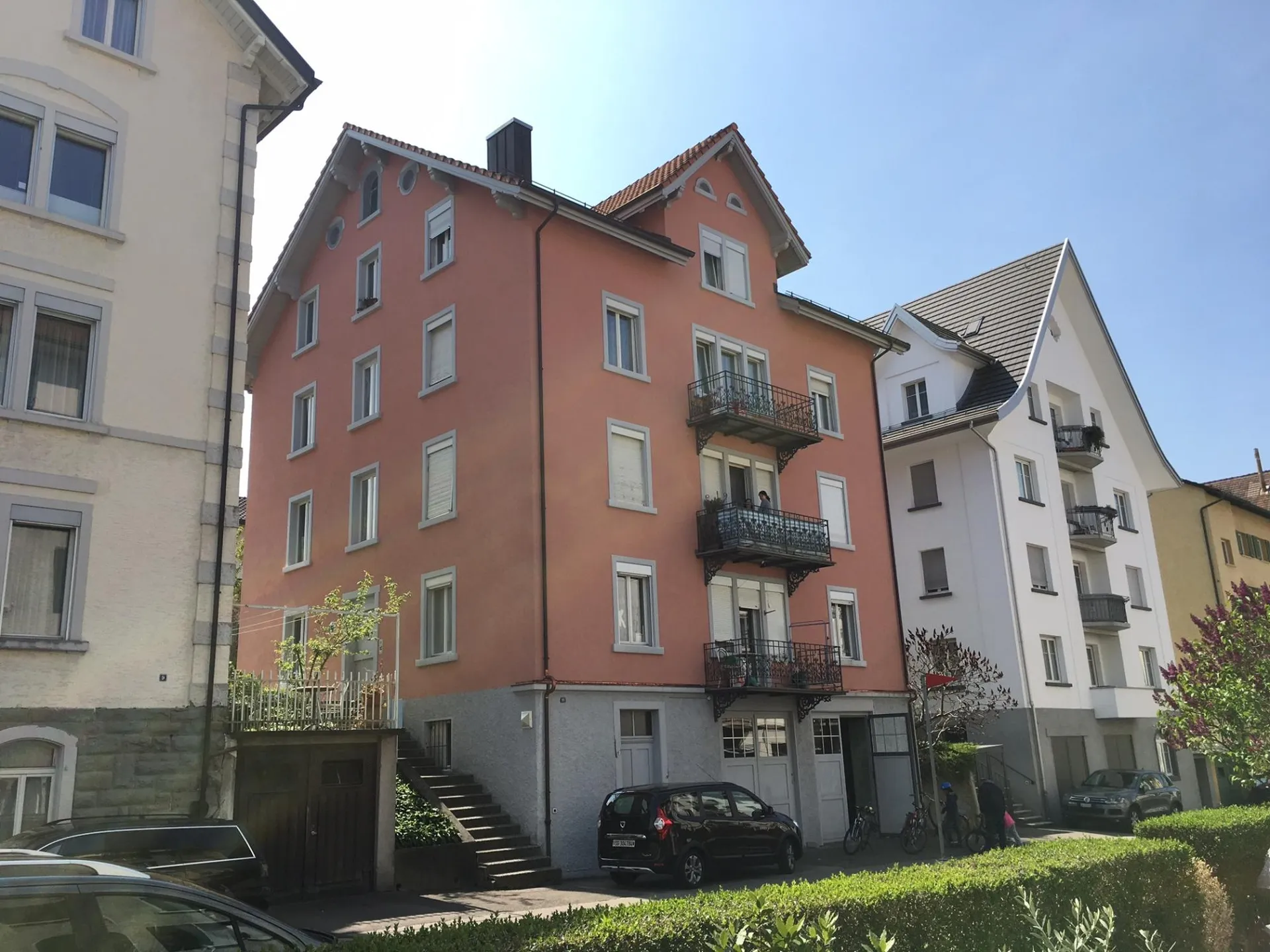 Stilvoll sanierte 4.5-Zimmer-Wohnung mit Balkon an zentraler Lage