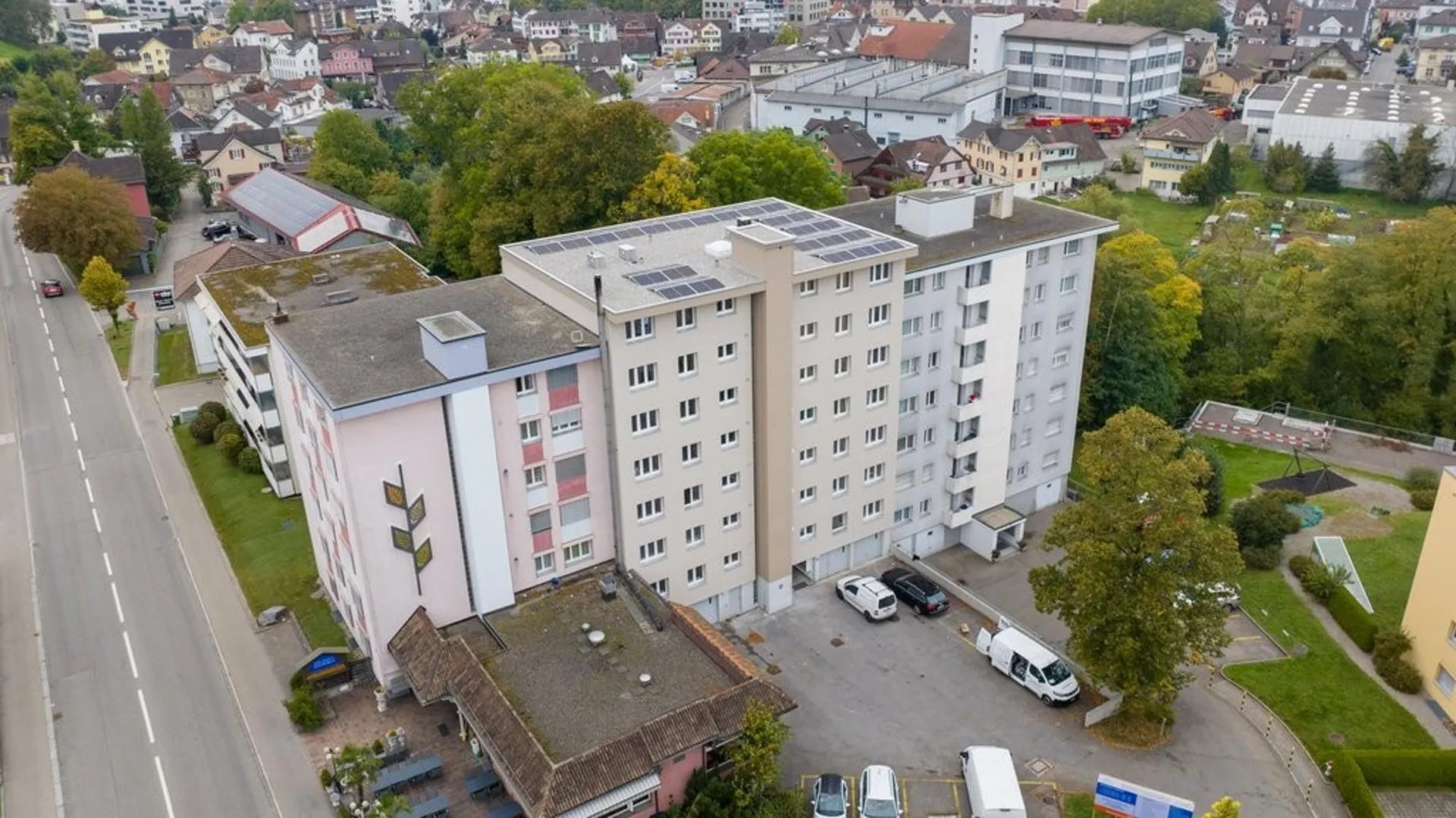 GEMÜTLICHE 2.5 ZIMMER-WOHNUNG IM 7. STOCK IN FLAWIL