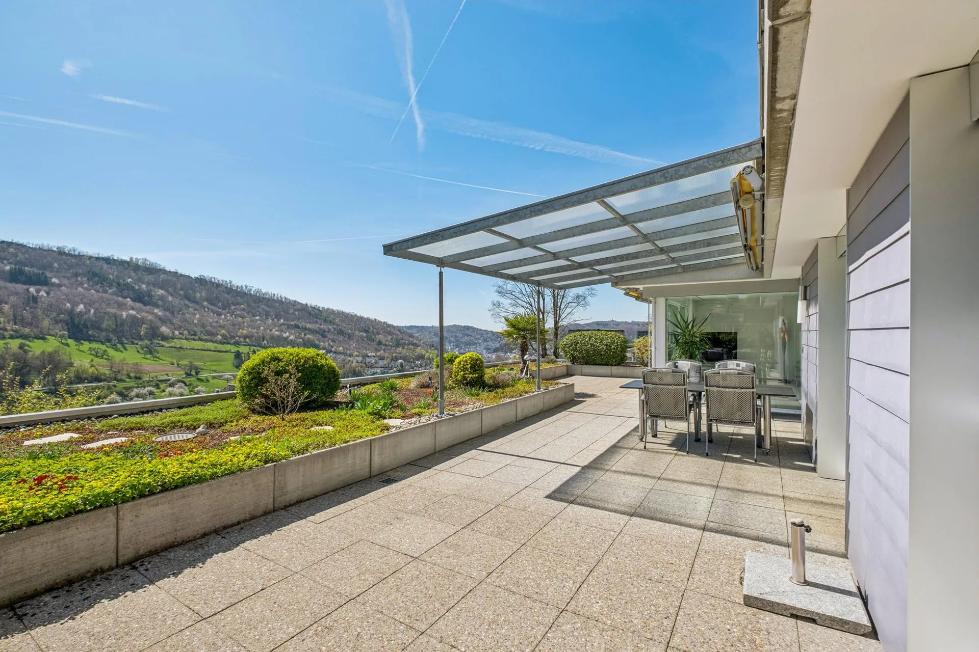 Grosszügige Terrassenwohnung mit atemberaubender Weitsicht