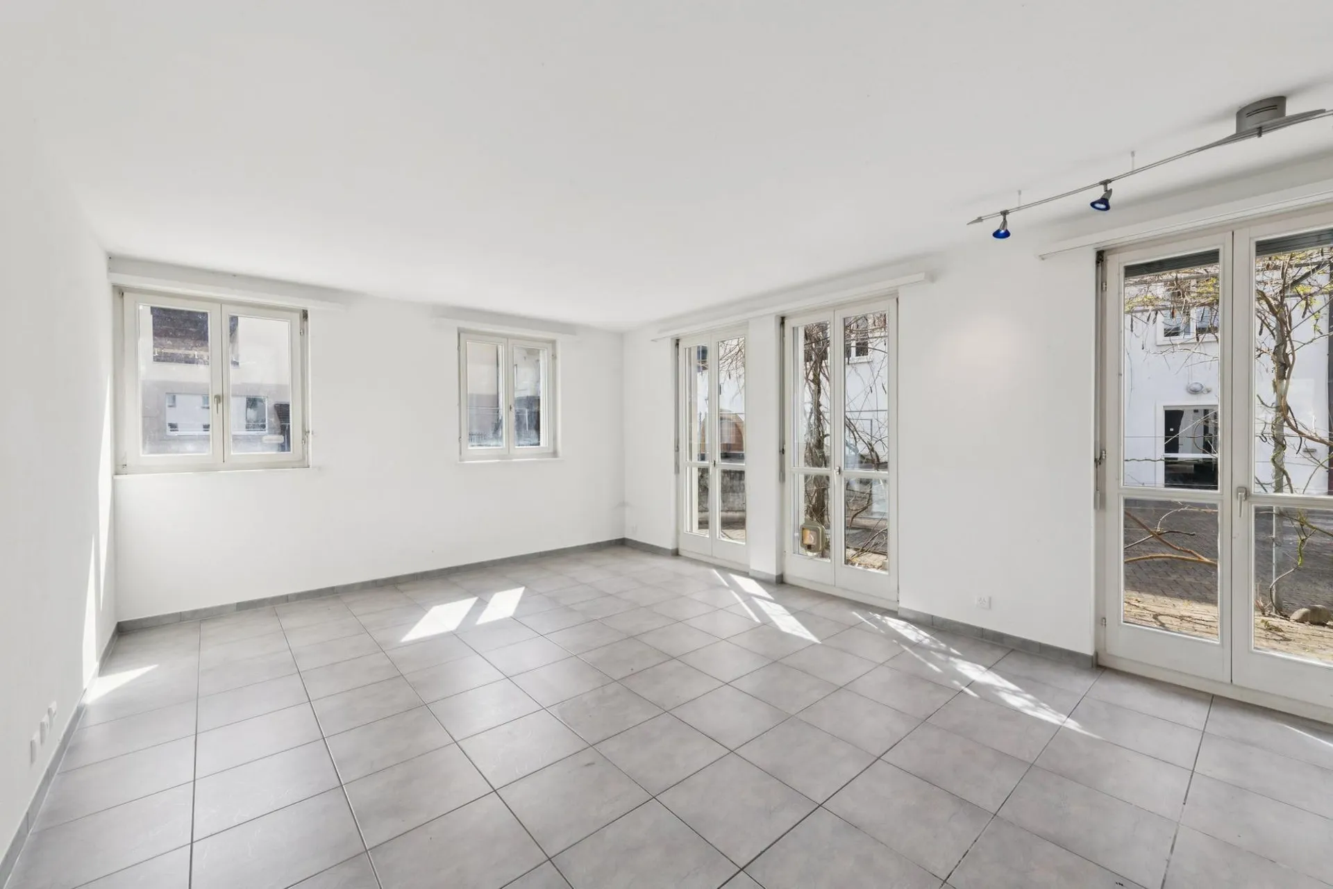 Lichtdurchflutete Erdgeschosswohnung an zentraler Lage