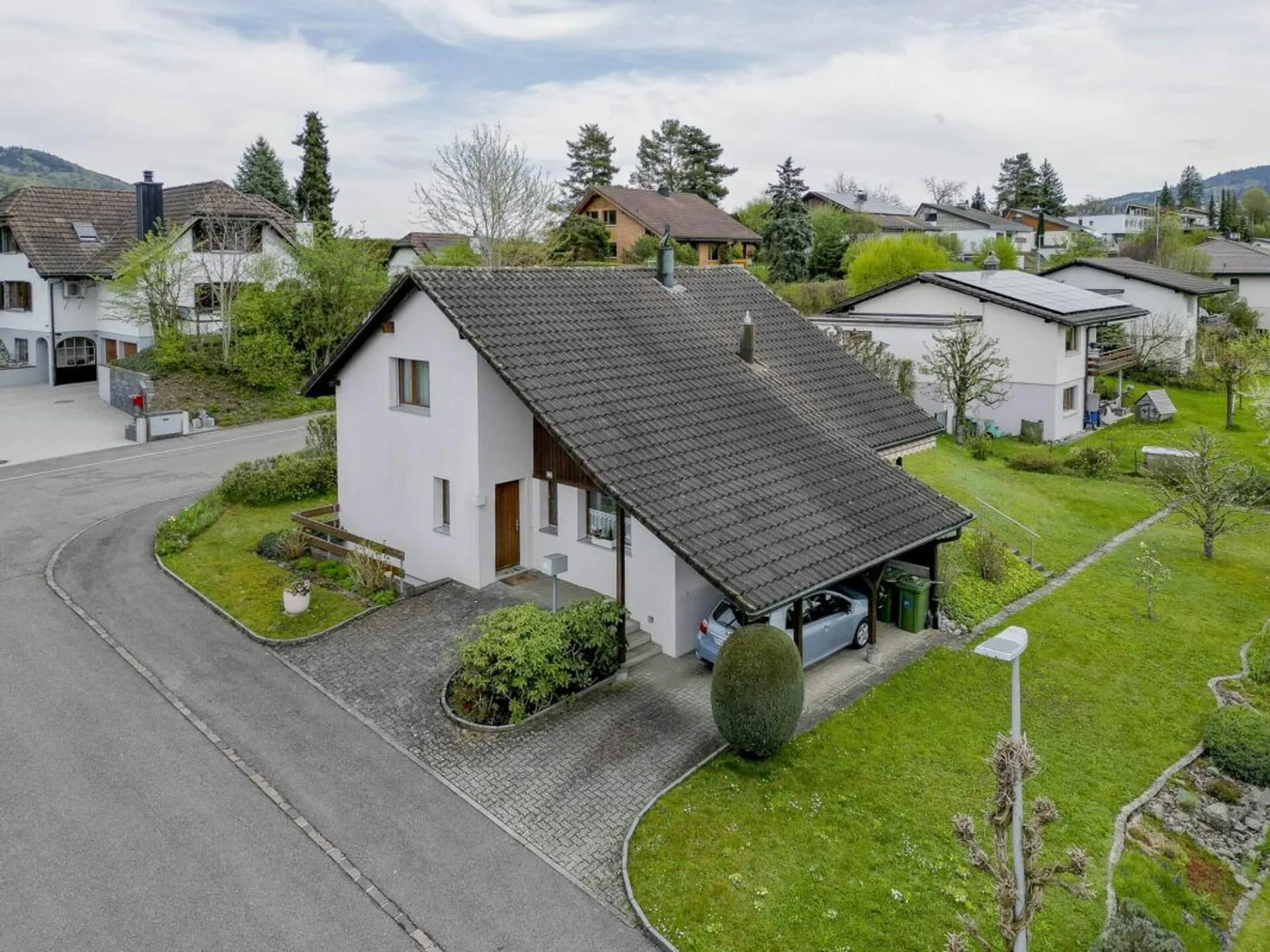 Freistehendes EFH mit grosszügigem Garten und perfekter Besonnung
