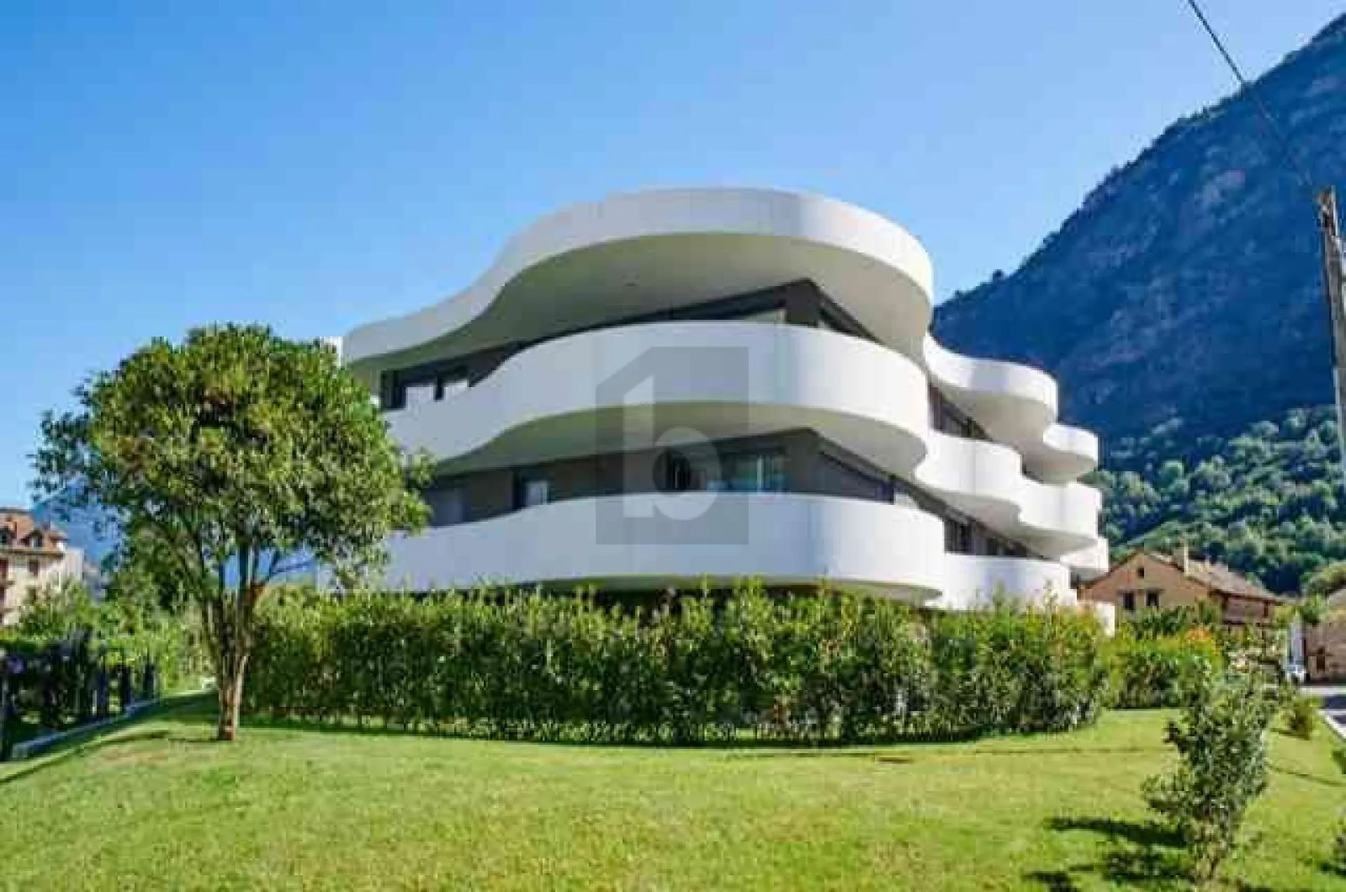 MODERNO E SPAZIOSO CON AMPIA TERRAZZA E VISTA