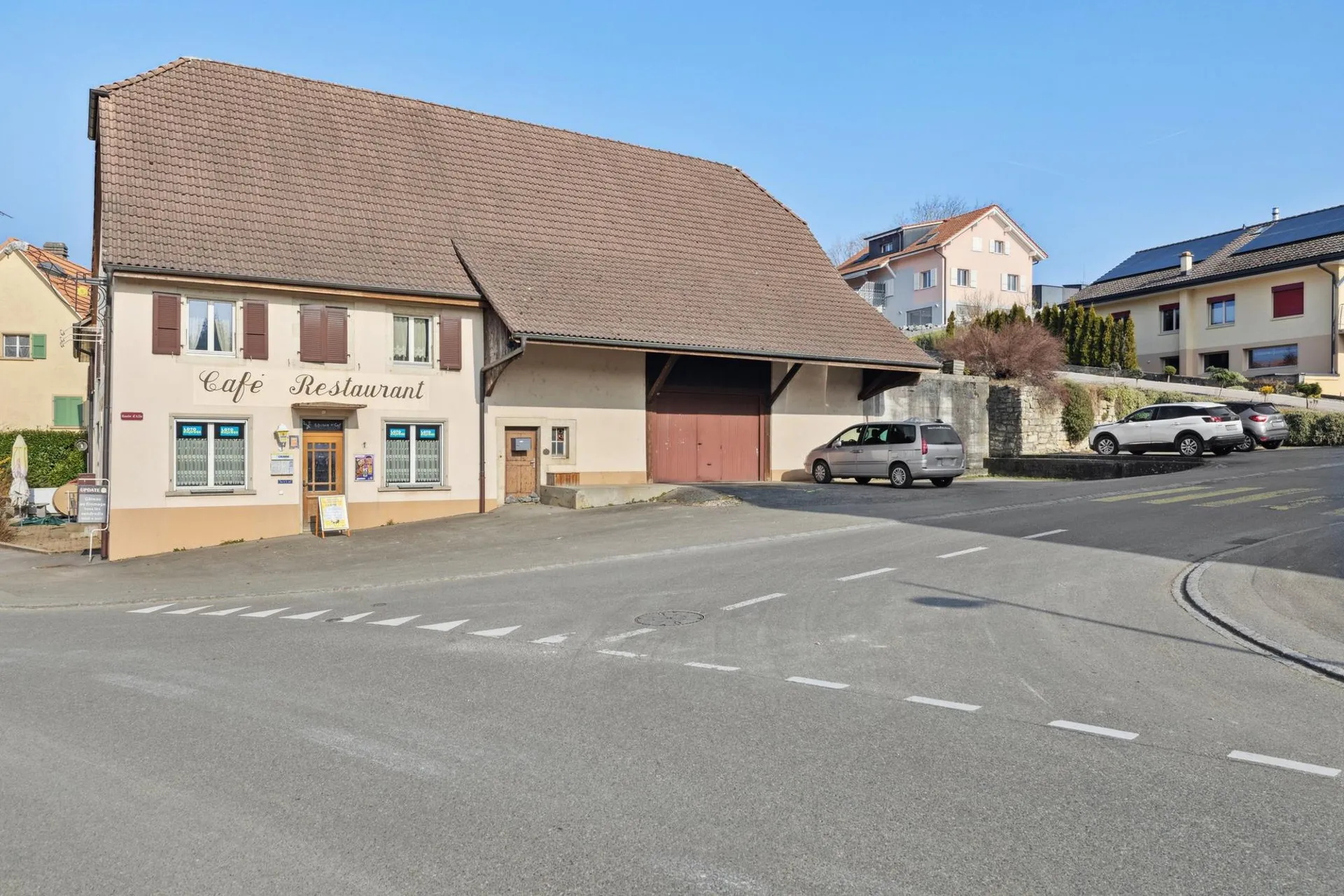Bâtiment à transformer au centre du village
