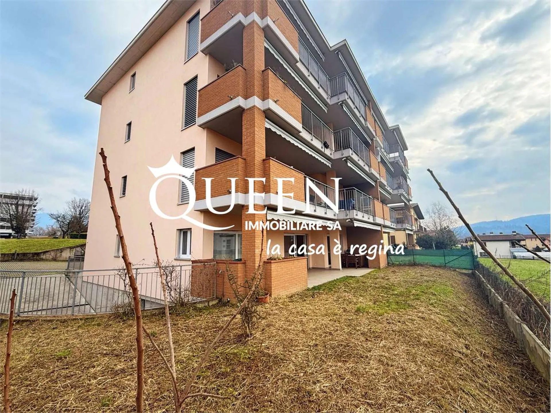 Stabio: moderno appartamento 4.5 locali, 138 mq. con giardino, in zona
