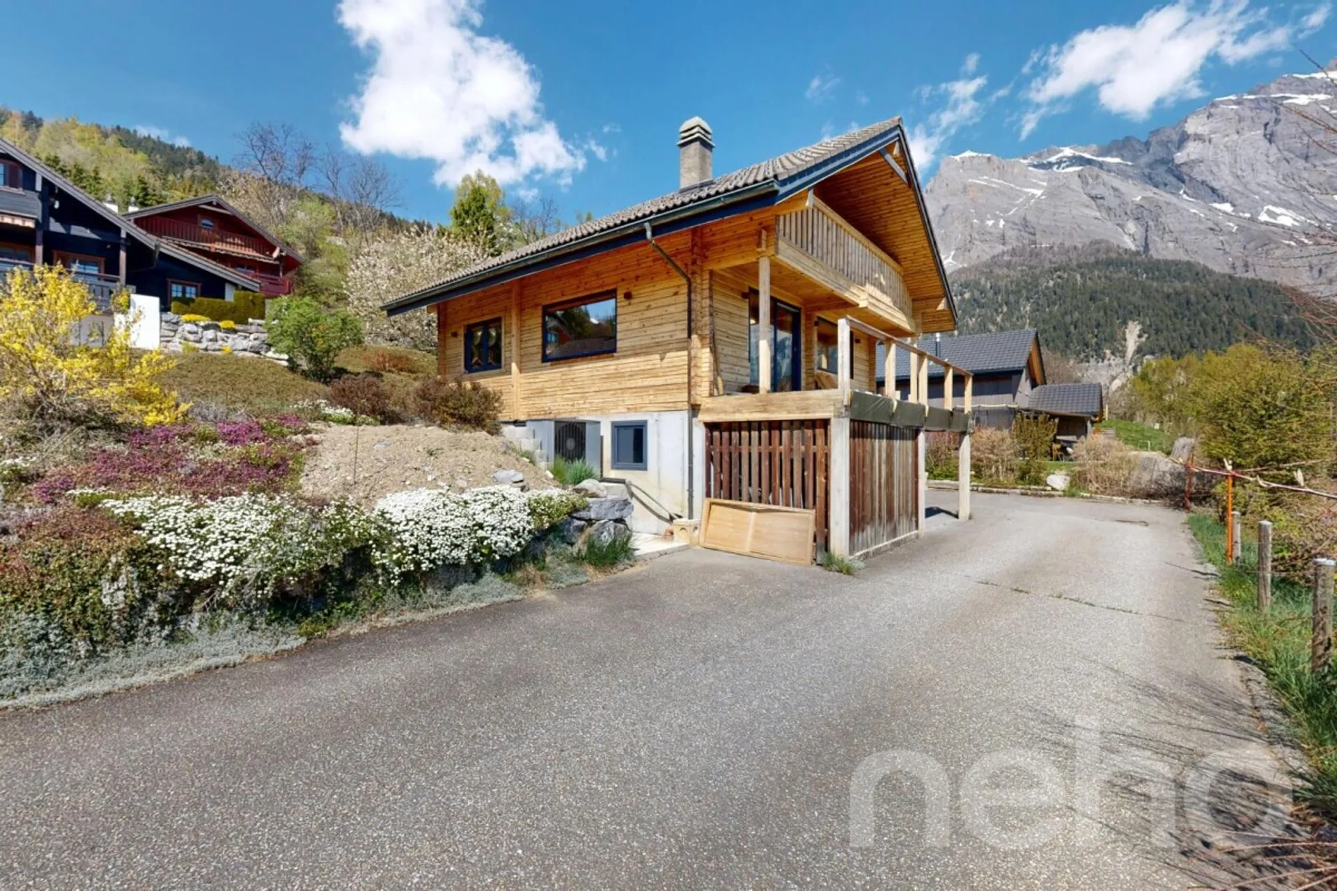 Exclusif: Magnifique chalet rénové et meublé avec soins